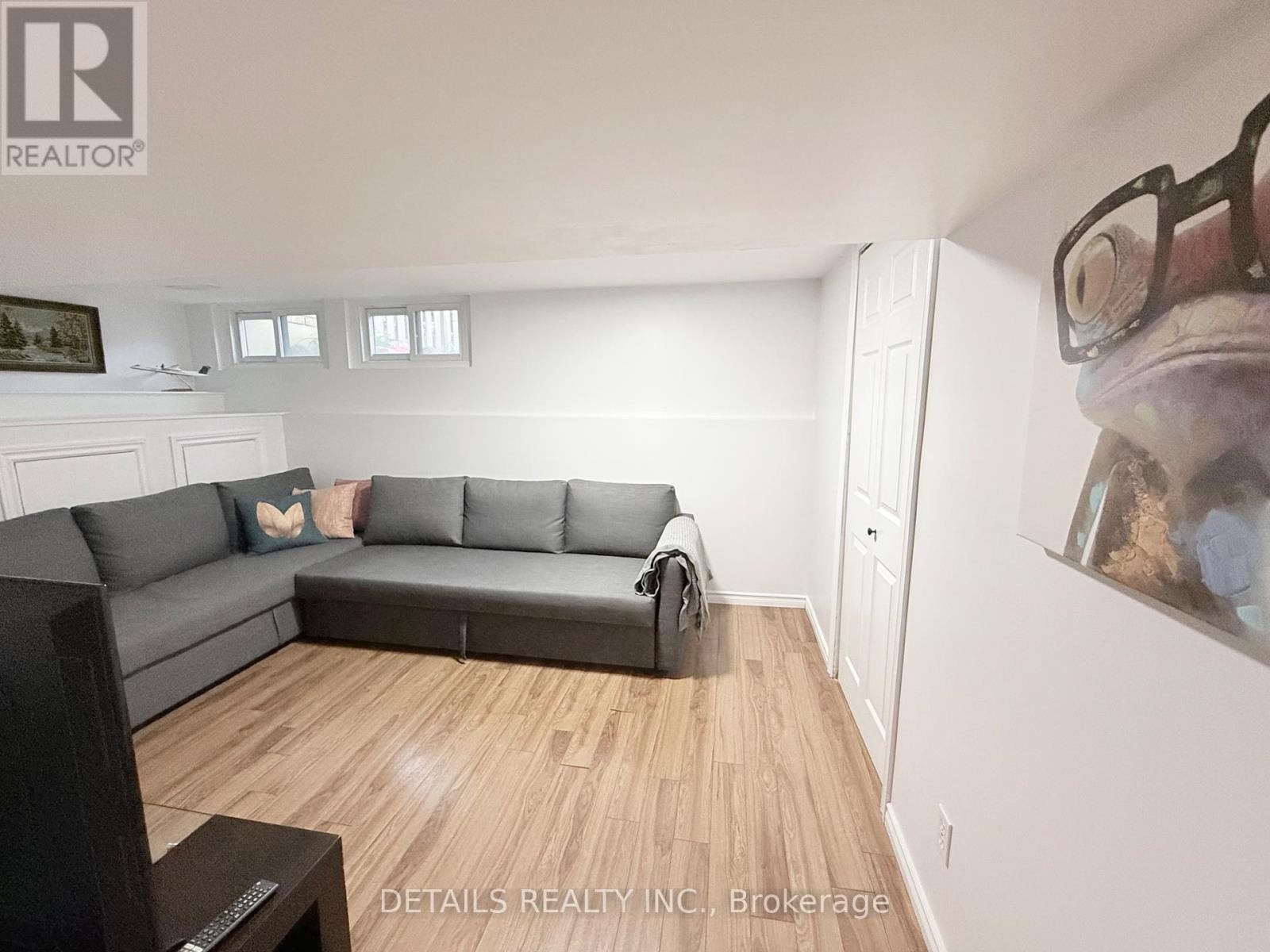 












10 - 2 BERTONA STREET

,
Ottawa,




Ontario
K2G0W2

