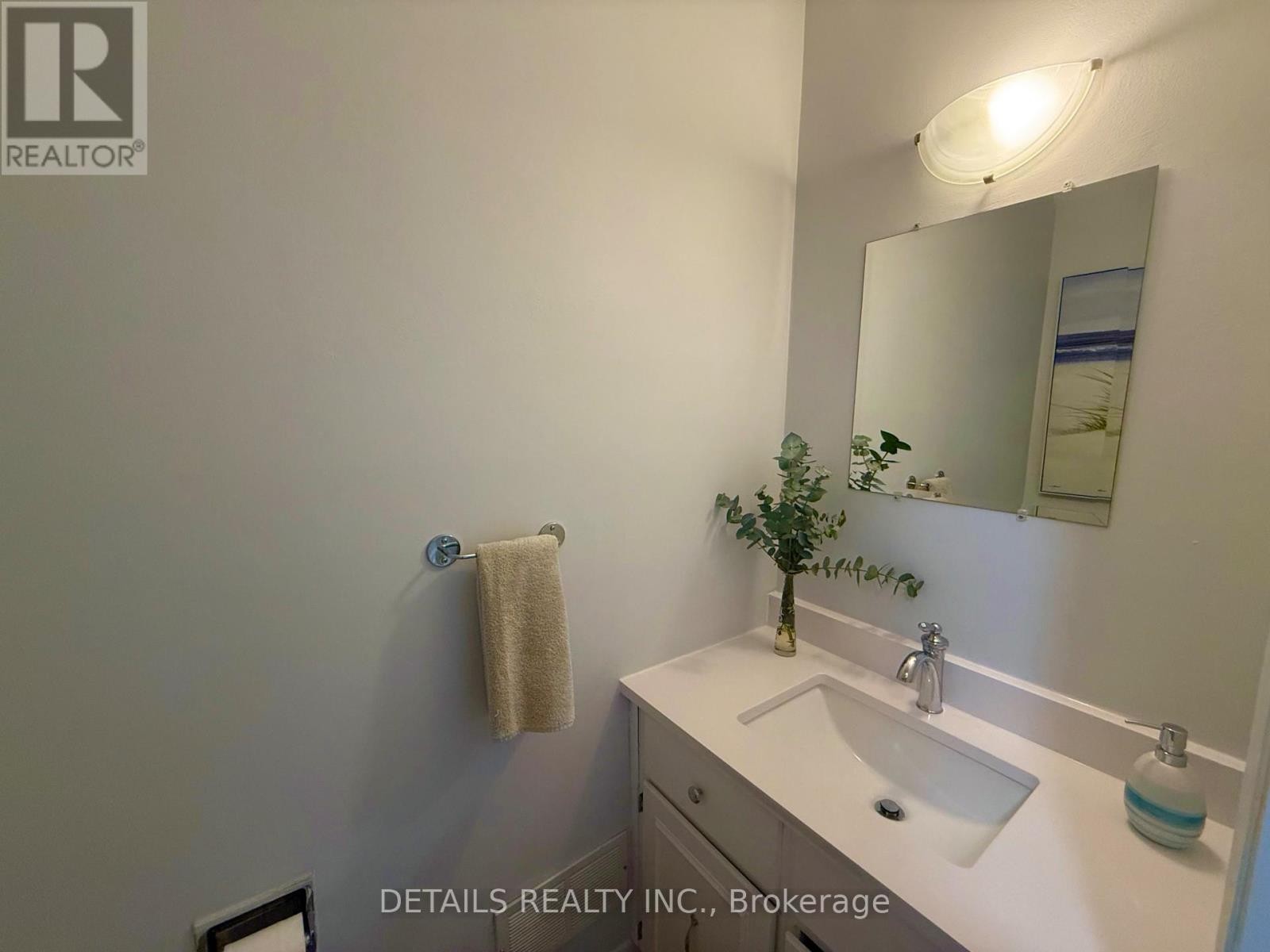 












10 - 2 BERTONA STREET

,
Ottawa,




Ontario
K2G0W2

