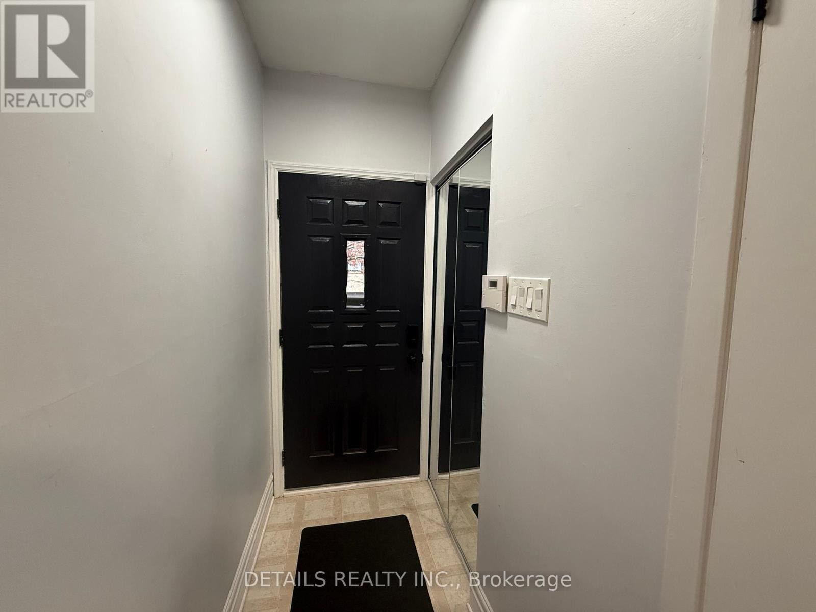 












10 - 2 BERTONA STREET

,
Ottawa,




Ontario
K2G0W2

