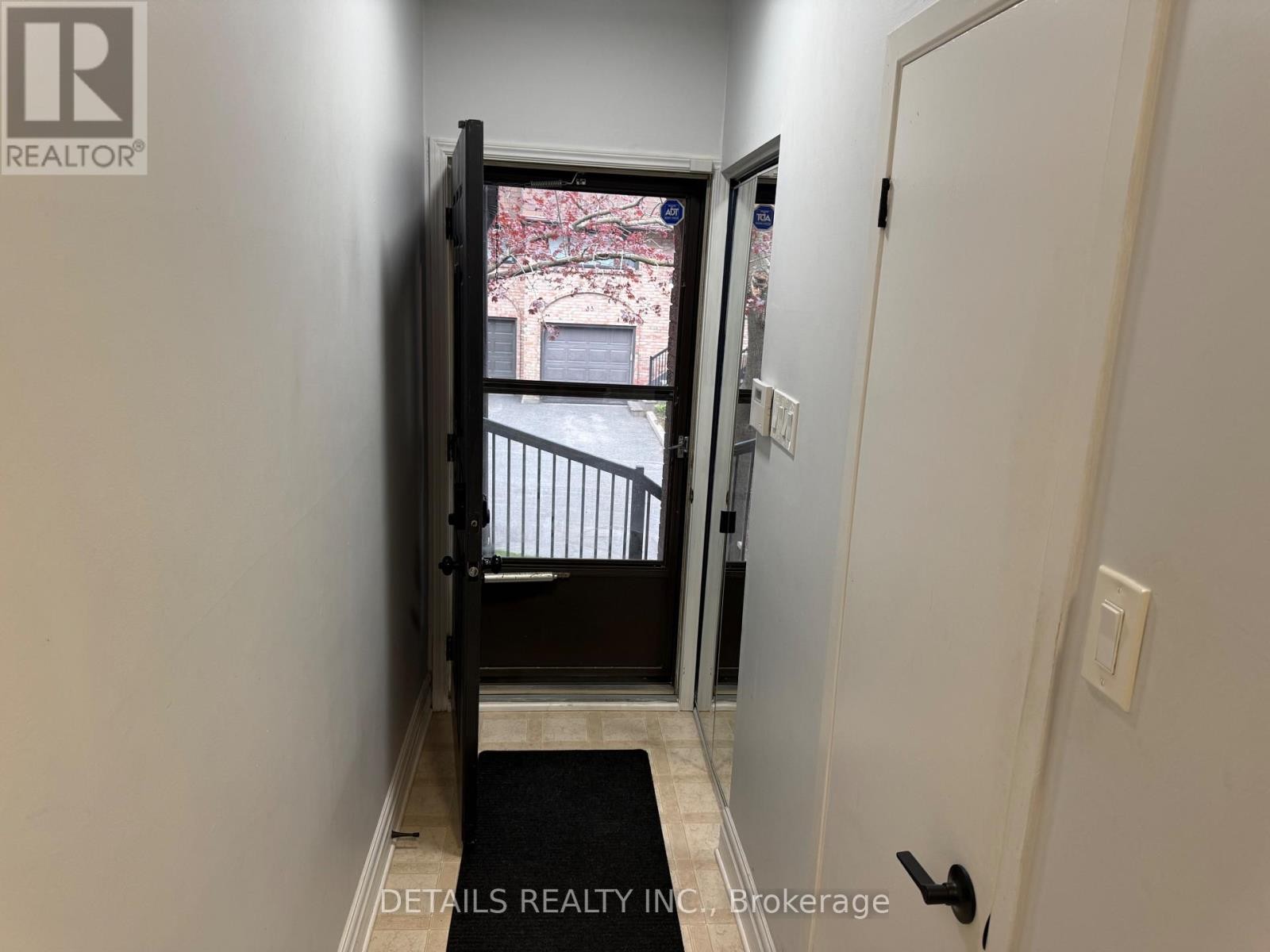 












10 - 2 BERTONA STREET

,
Ottawa,




Ontario
K2G0W2

