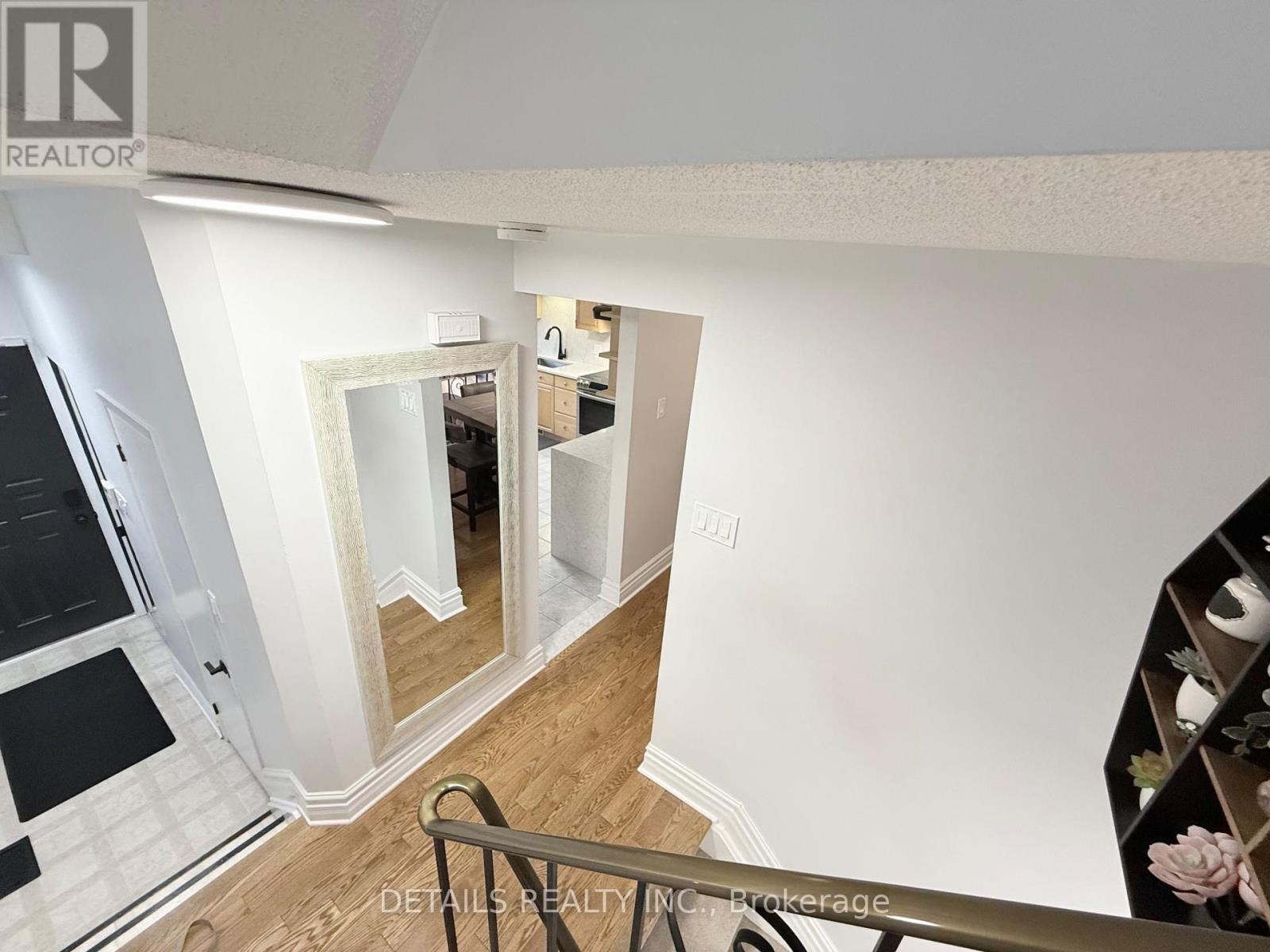 












10 - 2 BERTONA STREET

,
Ottawa,




Ontario
K2G0W2

