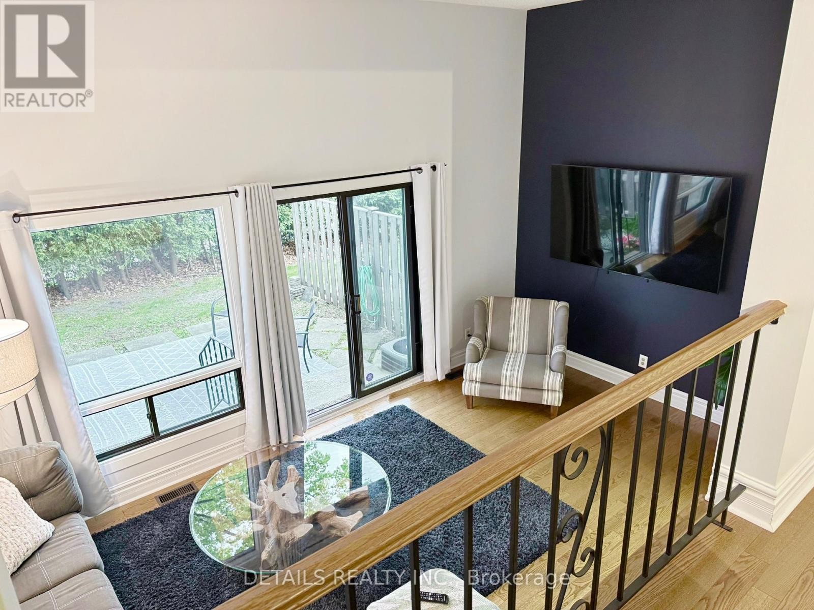 












10 - 2 BERTONA STREET

,
Ottawa,




Ontario
K2G0W2

