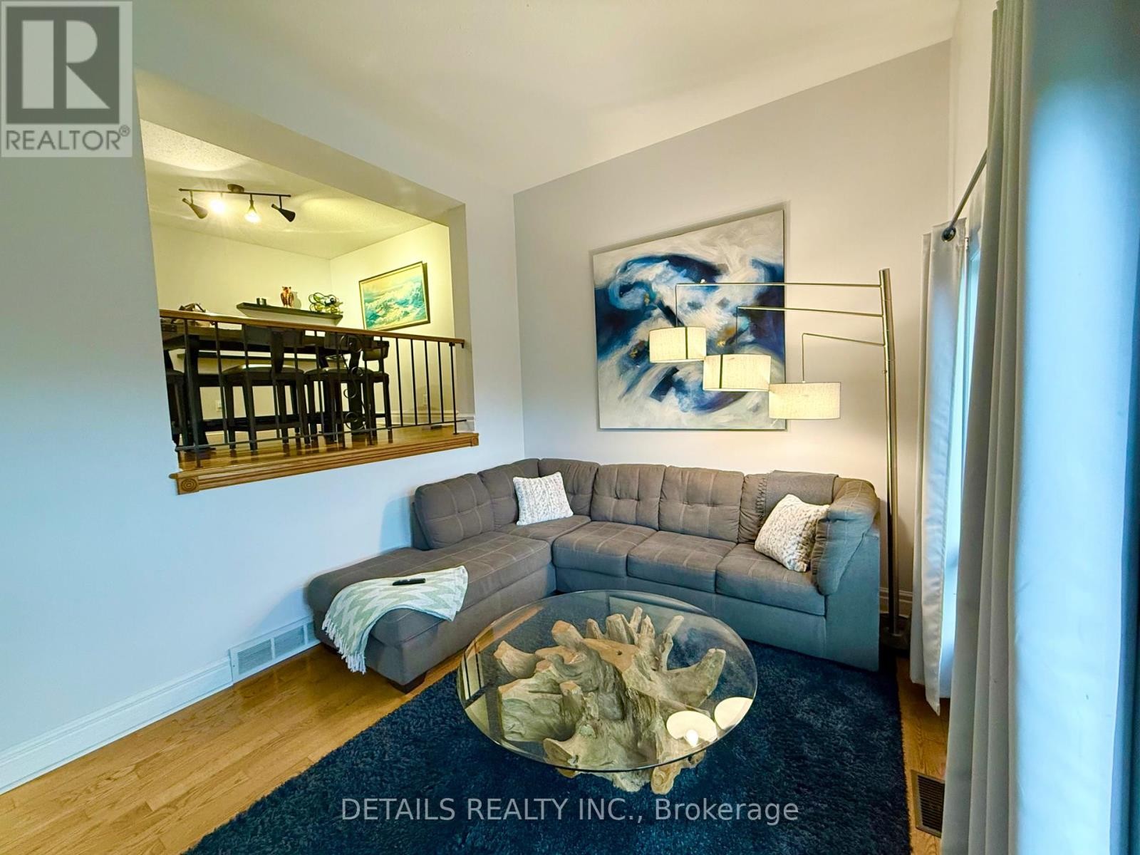 












10 - 2 BERTONA STREET

,
Ottawa,




Ontario
K2G0W2

