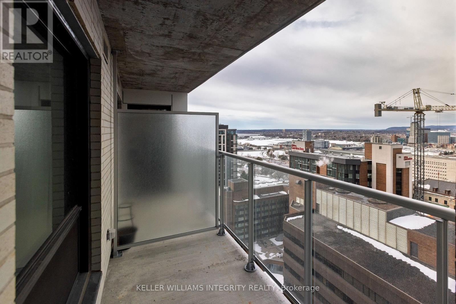 












2005 - 340 QUEEN STREET

,
Ottawa,




Ontario
K1R0G1

