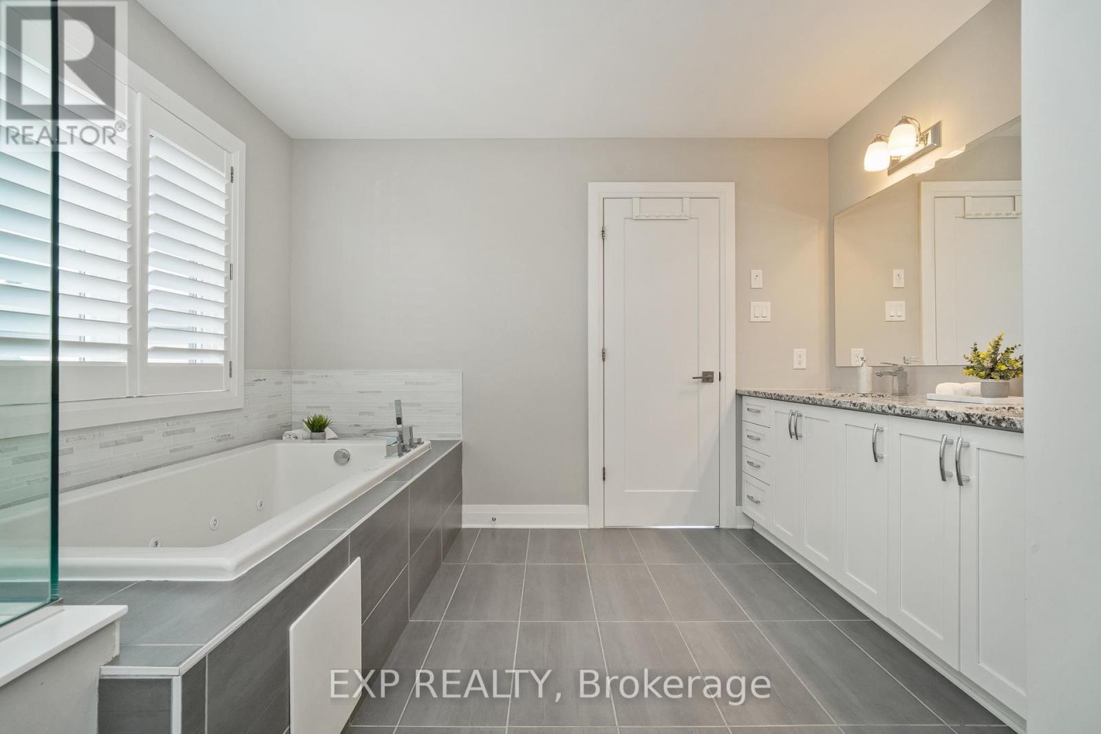 












301 SERENADE CRESCENT

,
Ottawa,




Ontario
K1X0B9

