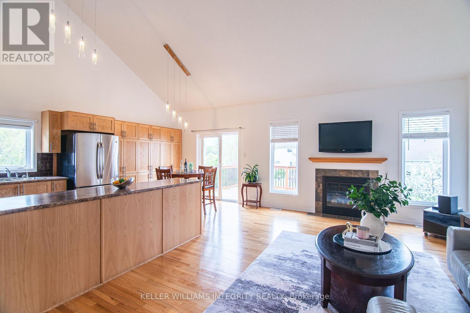 












21 EDWARD VINCE EVANS COURT

,
Arnprior,




Ontario
K7S0K5

