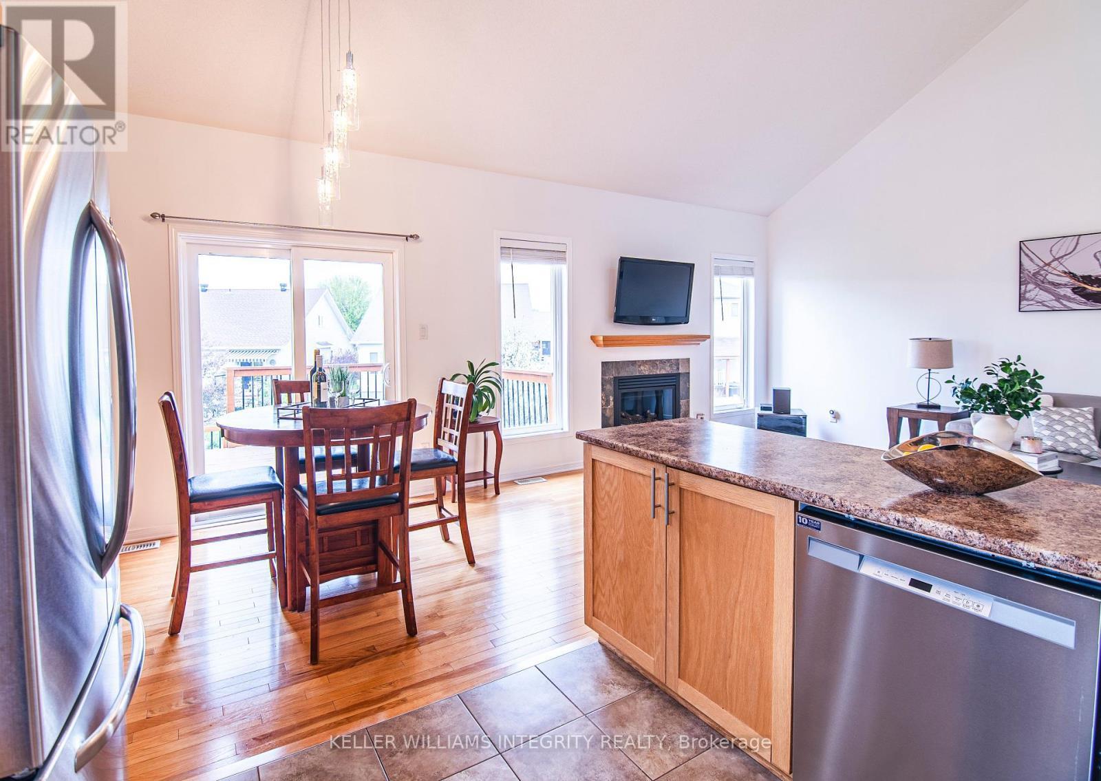












21 EDWARD VINCE EVANS COURT

,
Arnprior,




Ontario
K7S0K5


