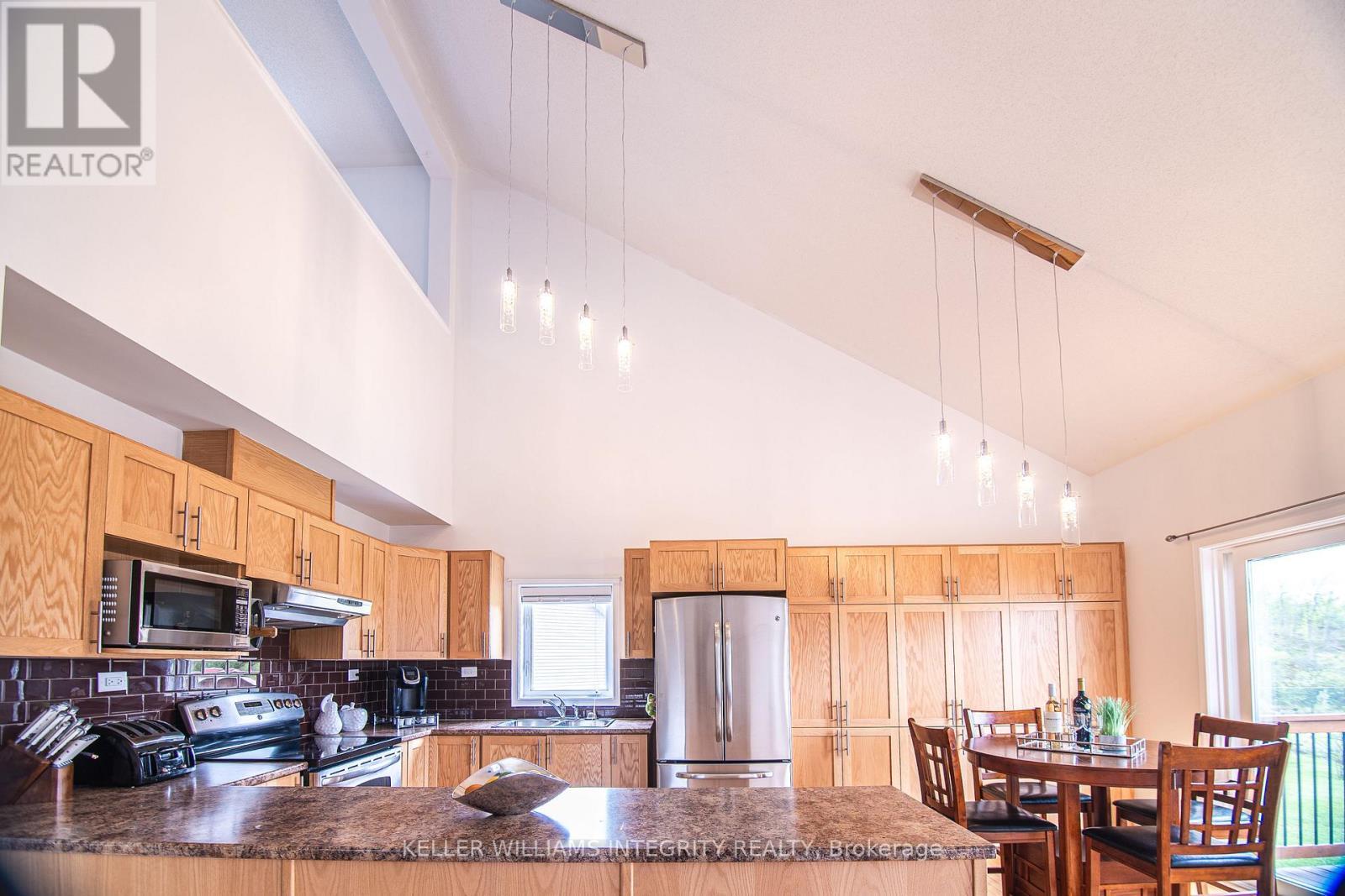 












21 EDWARD VINCE EVANS COURT

,
Arnprior,




Ontario
K7S0K5

