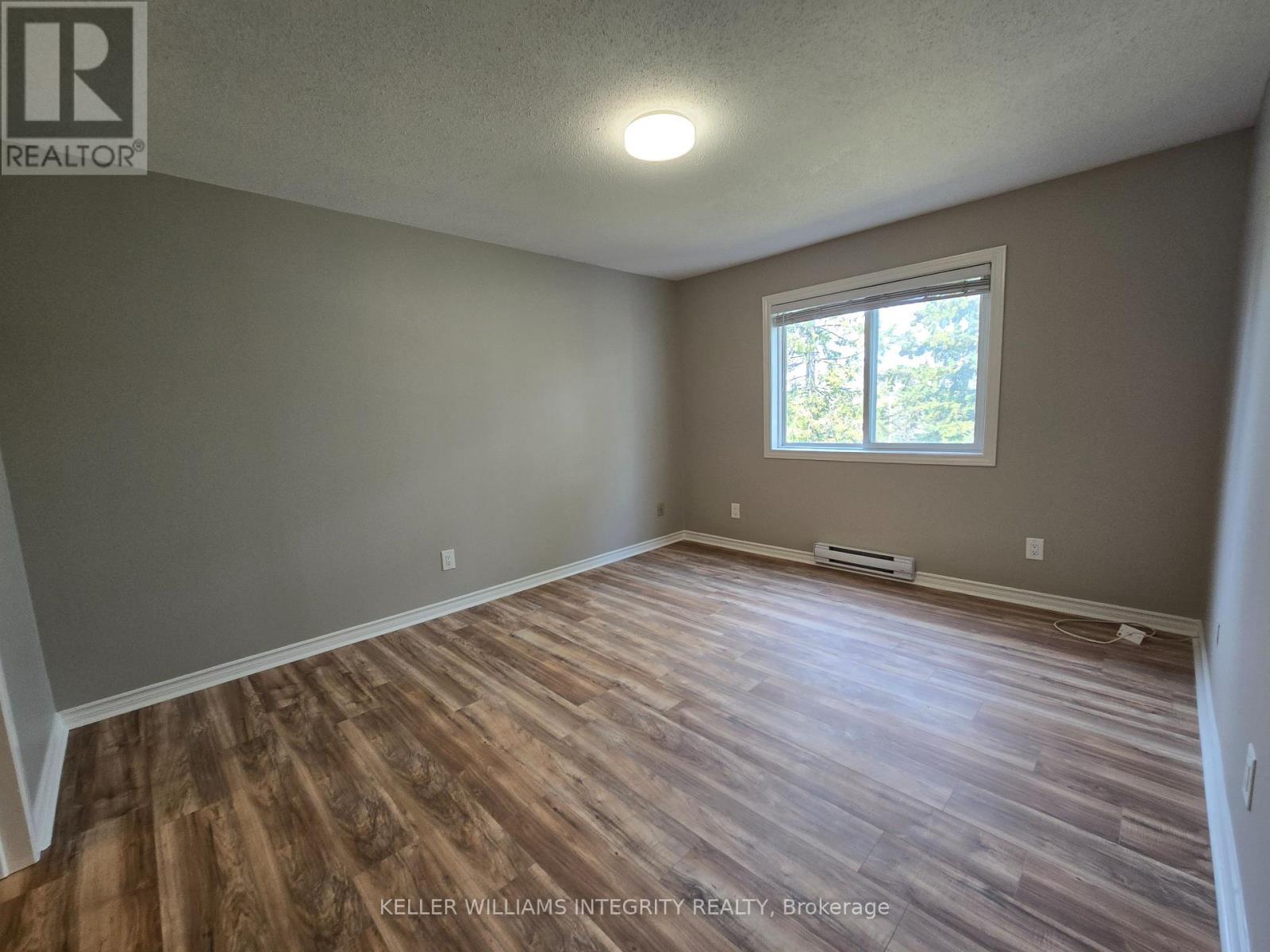 












215 - 270 LORRY GREENBERG DRIVE

,
Ottawa,




Ontario
K1T3K2

