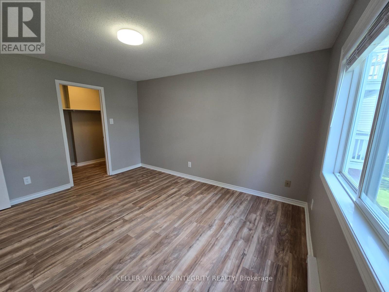 












215 - 270 LORRY GREENBERG DRIVE

,
Ottawa,




Ontario
K1T3K2

