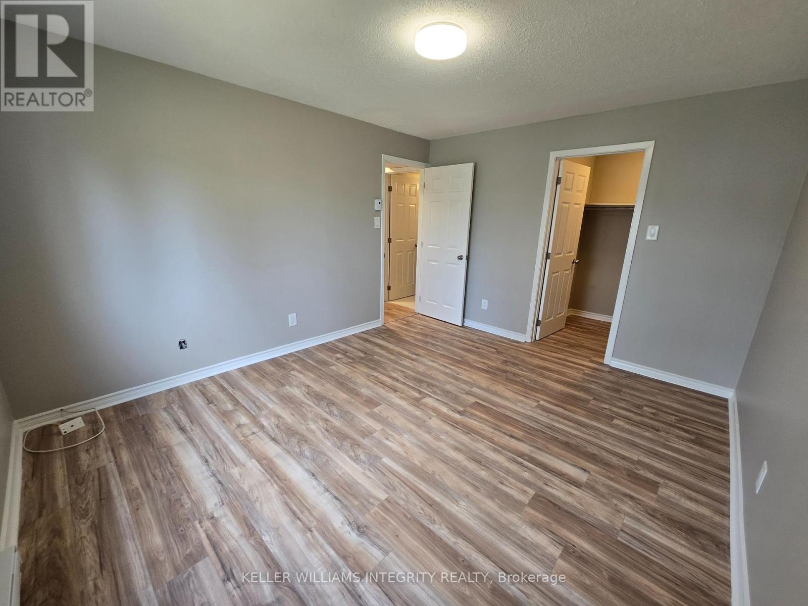 












215 - 270 LORRY GREENBERG DRIVE

,
Ottawa,




Ontario
K1T3K2

