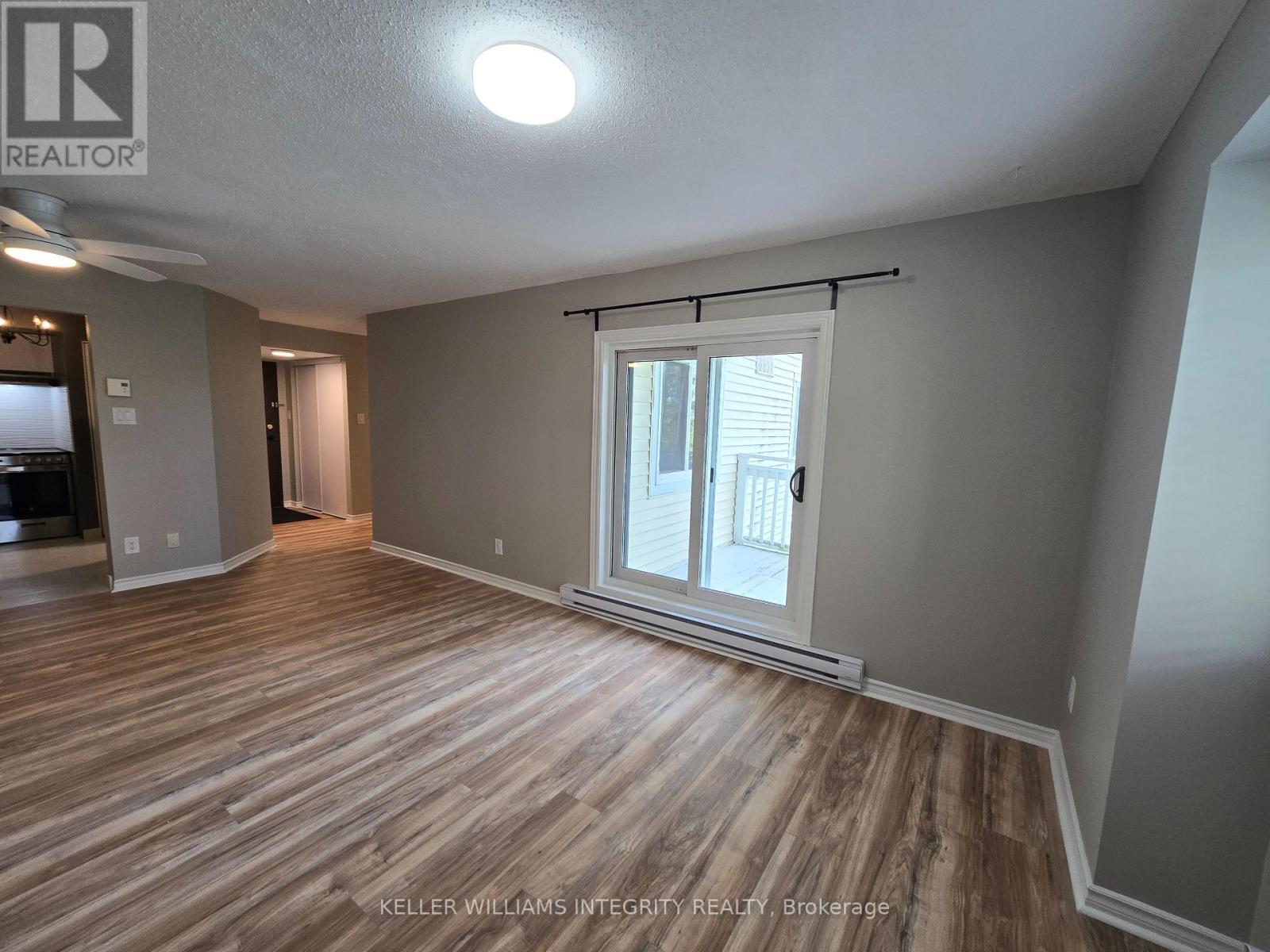 












215 - 270 LORRY GREENBERG DRIVE

,
Ottawa,




Ontario
K1T3K2

