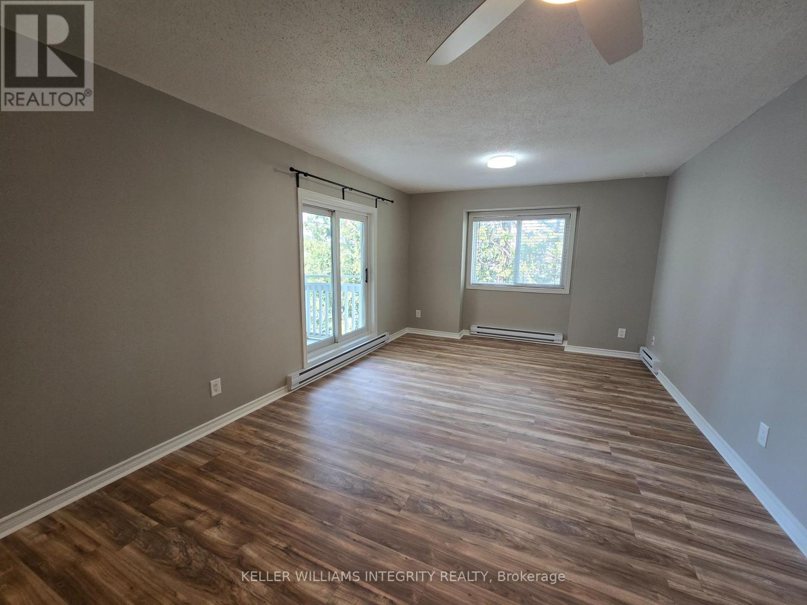 












215 - 270 LORRY GREENBERG DRIVE

,
Ottawa,




Ontario
K1T3K2

