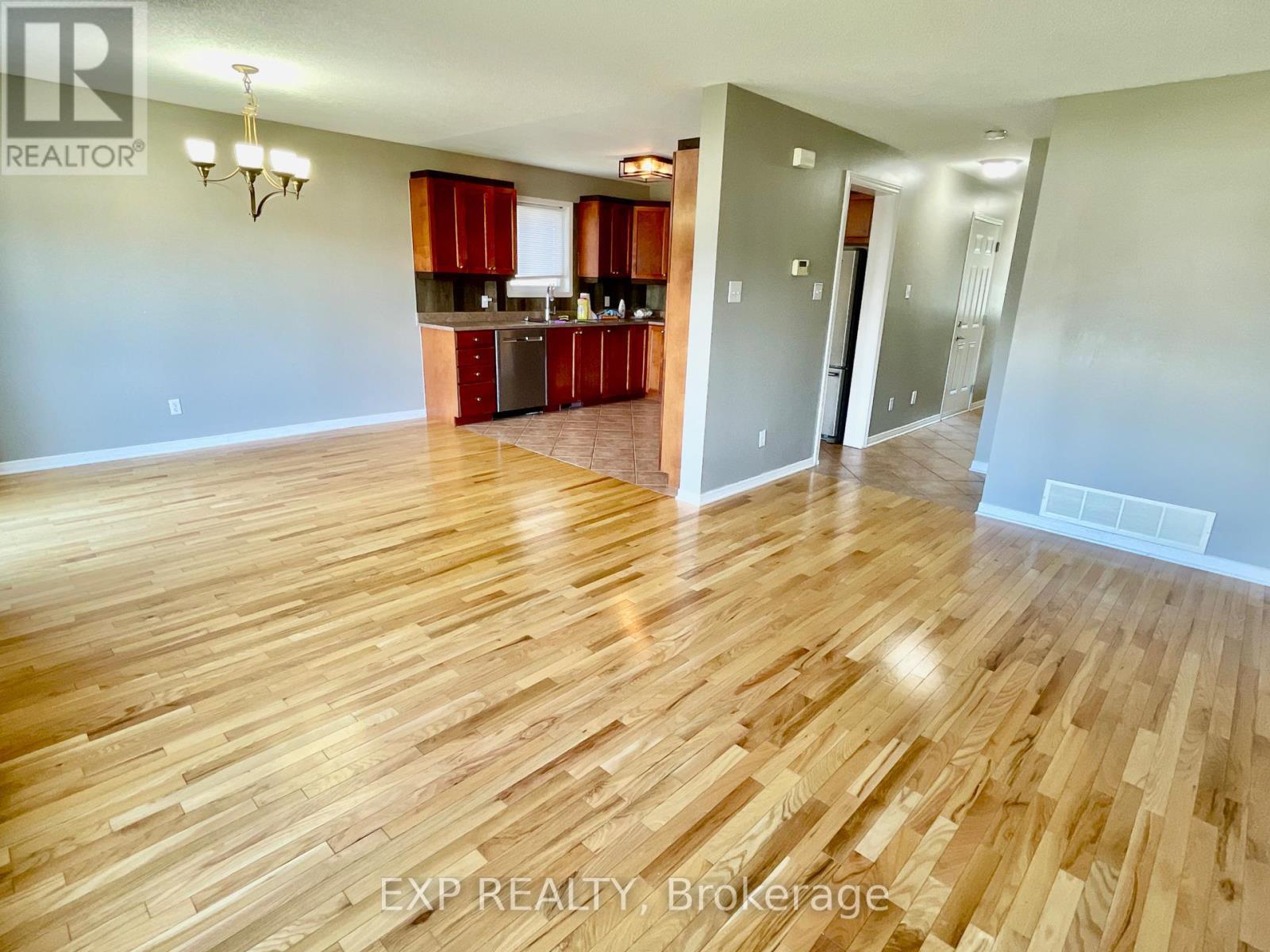 












2175 PATRICIA STREET

,
Clarence-Rockland,




Ontario
K4K1V8

