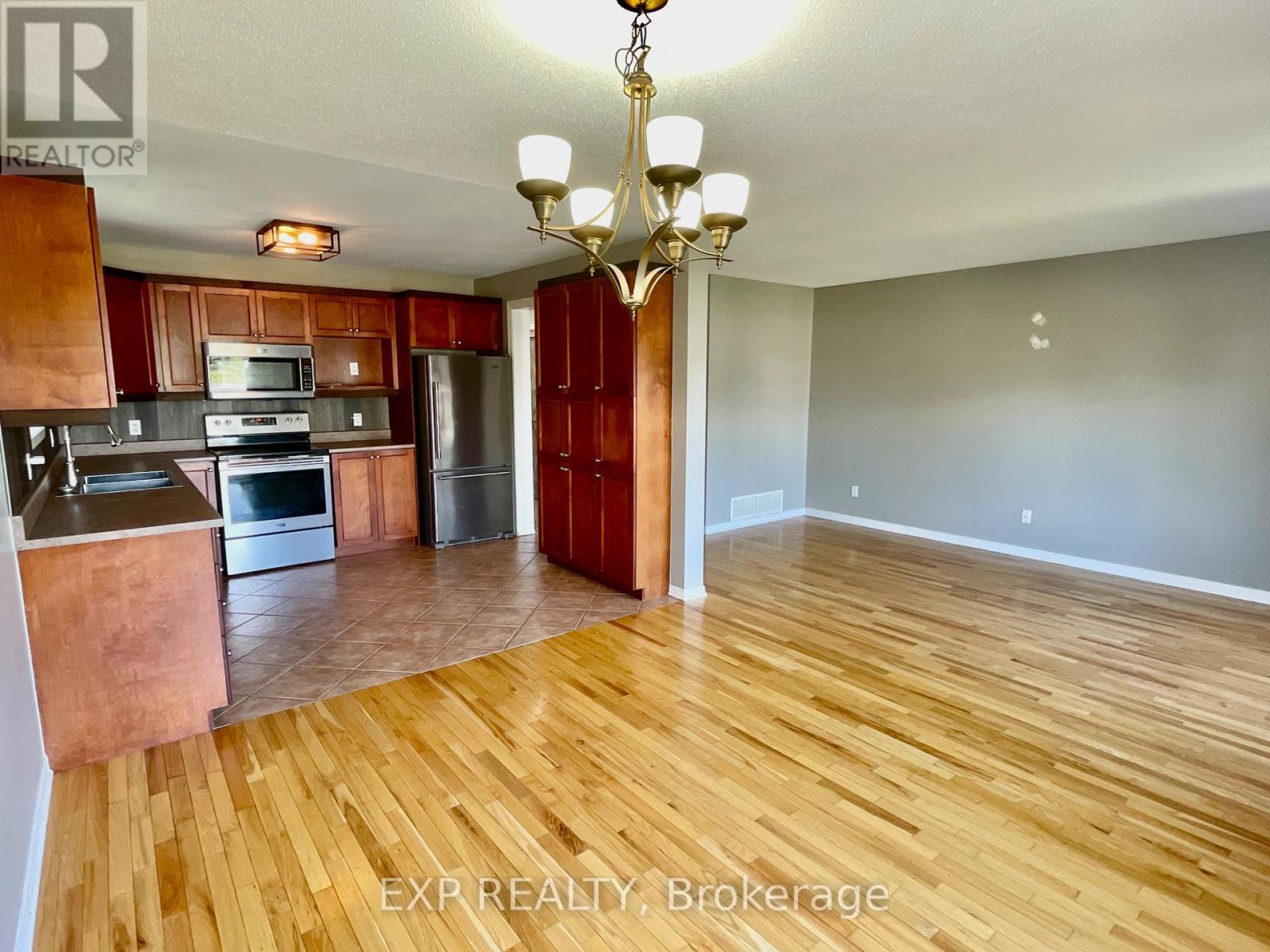 












2175 PATRICIA STREET

,
Clarence-Rockland,




Ontario
K4K1V8

