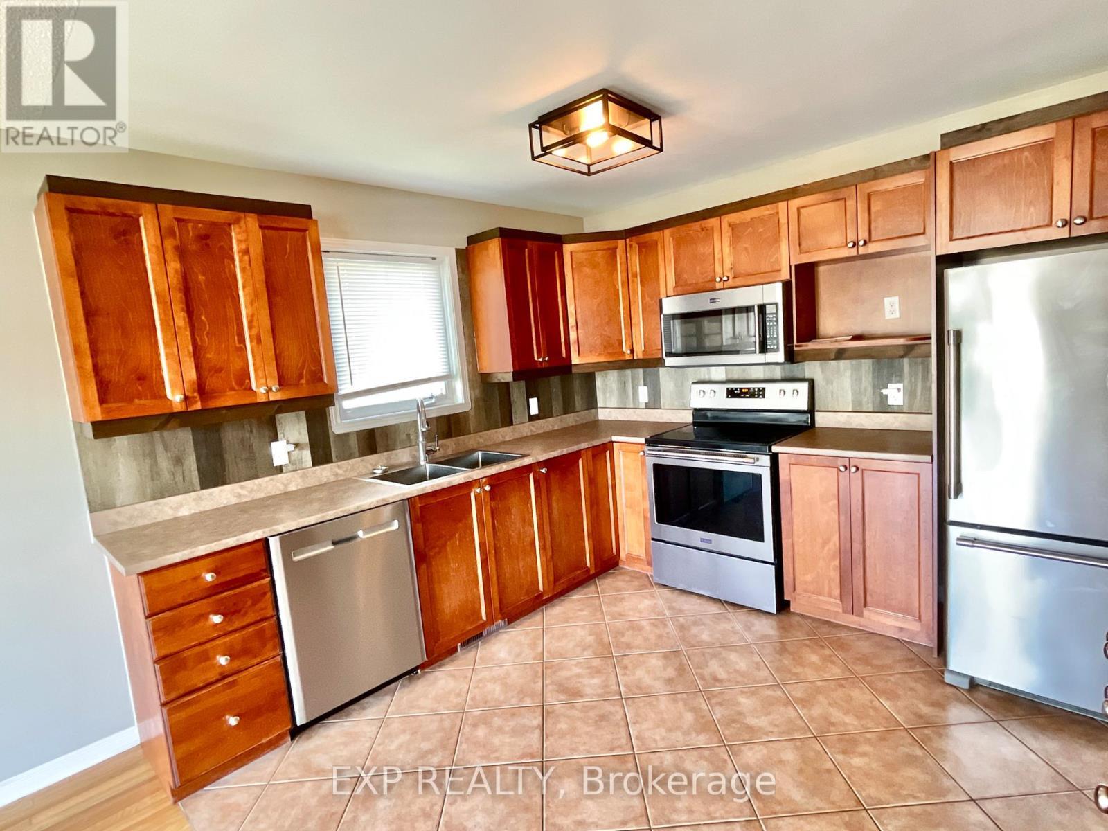 












2175 PATRICIA STREET

,
Clarence-Rockland,




Ontario
K4K1V8

