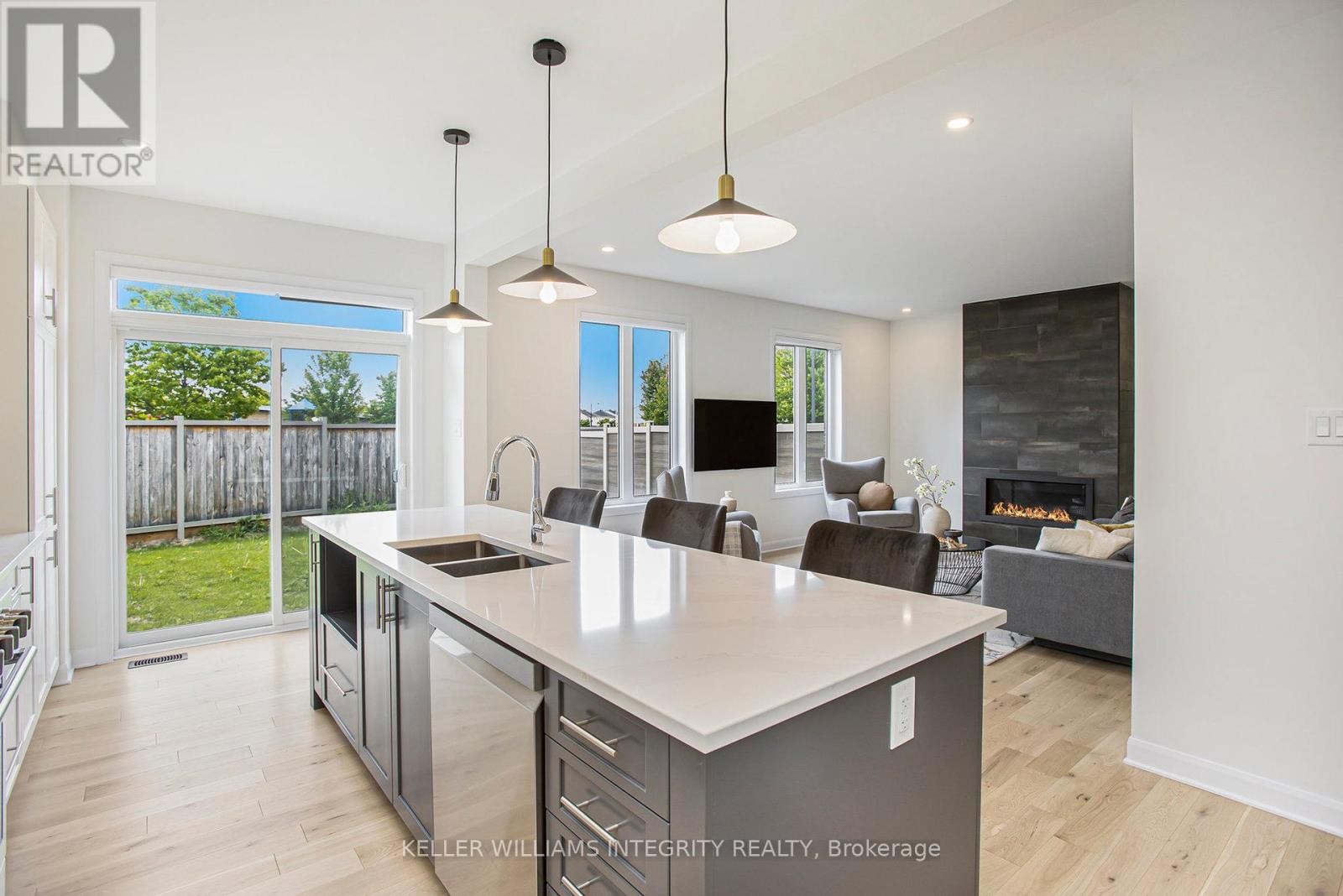 












1002 JUBILATION COURT

,
Ottawa,




Ontario
K4A5K5

