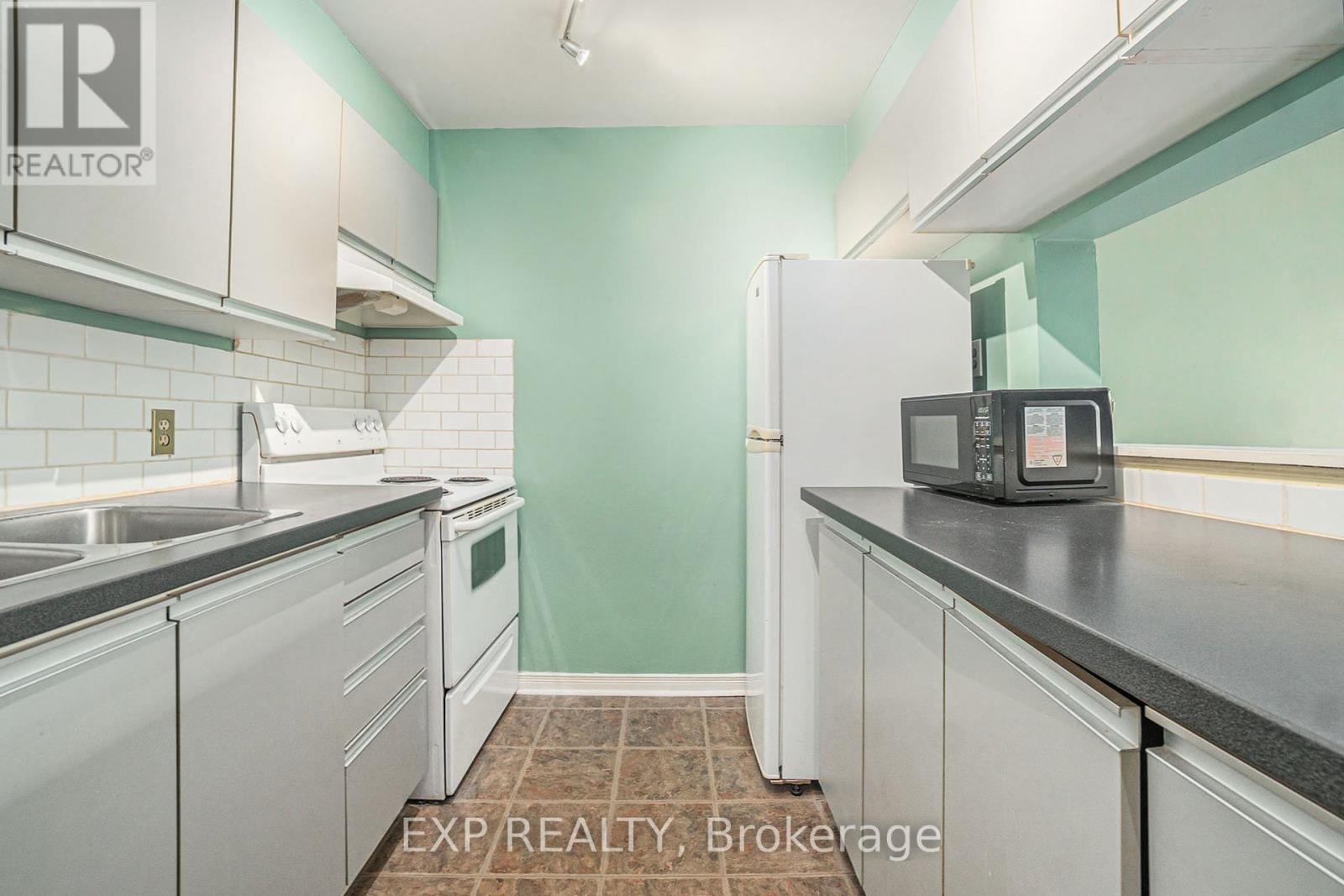 












210 - 280 BRITTANY DRIVE

,
Ottawa,




Ontario
K1K4M4


