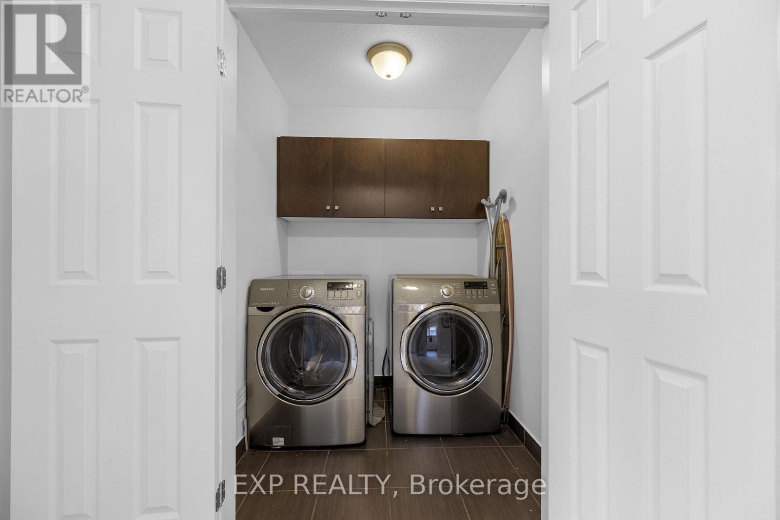 












613 WILLOWMERE WAY

,
Ottawa,




Ontario
K1T0K2

