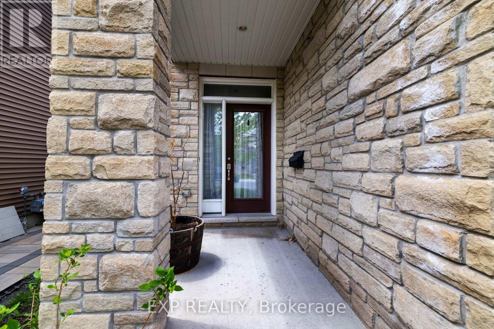 












613 WILLOWMERE WAY

,
Ottawa,




Ontario
K1T0K2

