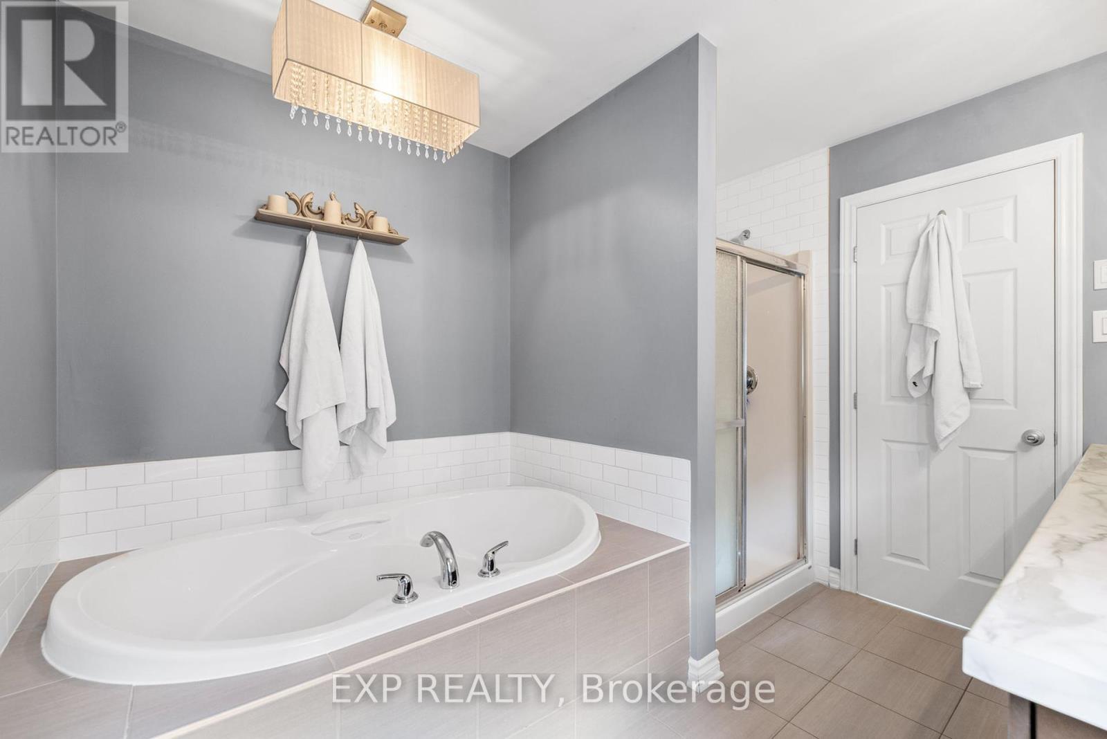 












613 WILLOWMERE WAY

,
Ottawa,




Ontario
K1T0K2

