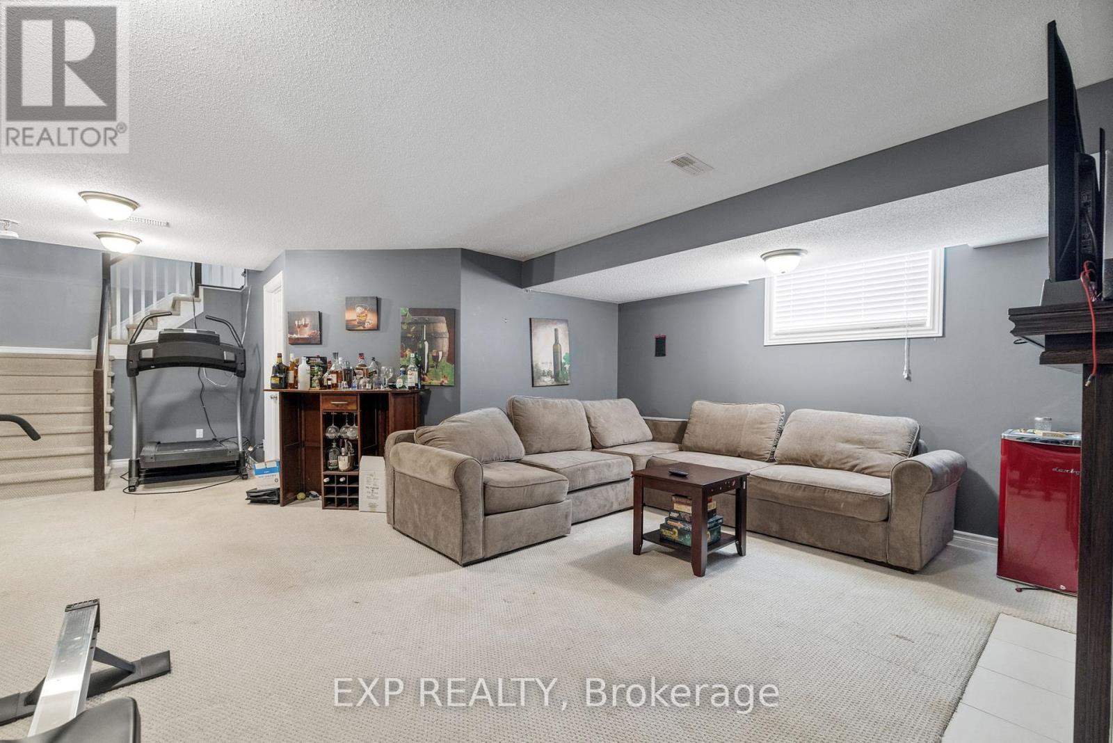 












613 WILLOWMERE WAY

,
Ottawa,




Ontario
K1T0K2


