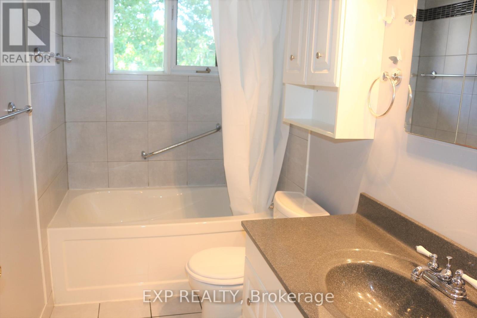 












11 HILLVIEW ROAD

,
Ottawa,




Ontario
K2H5G5

