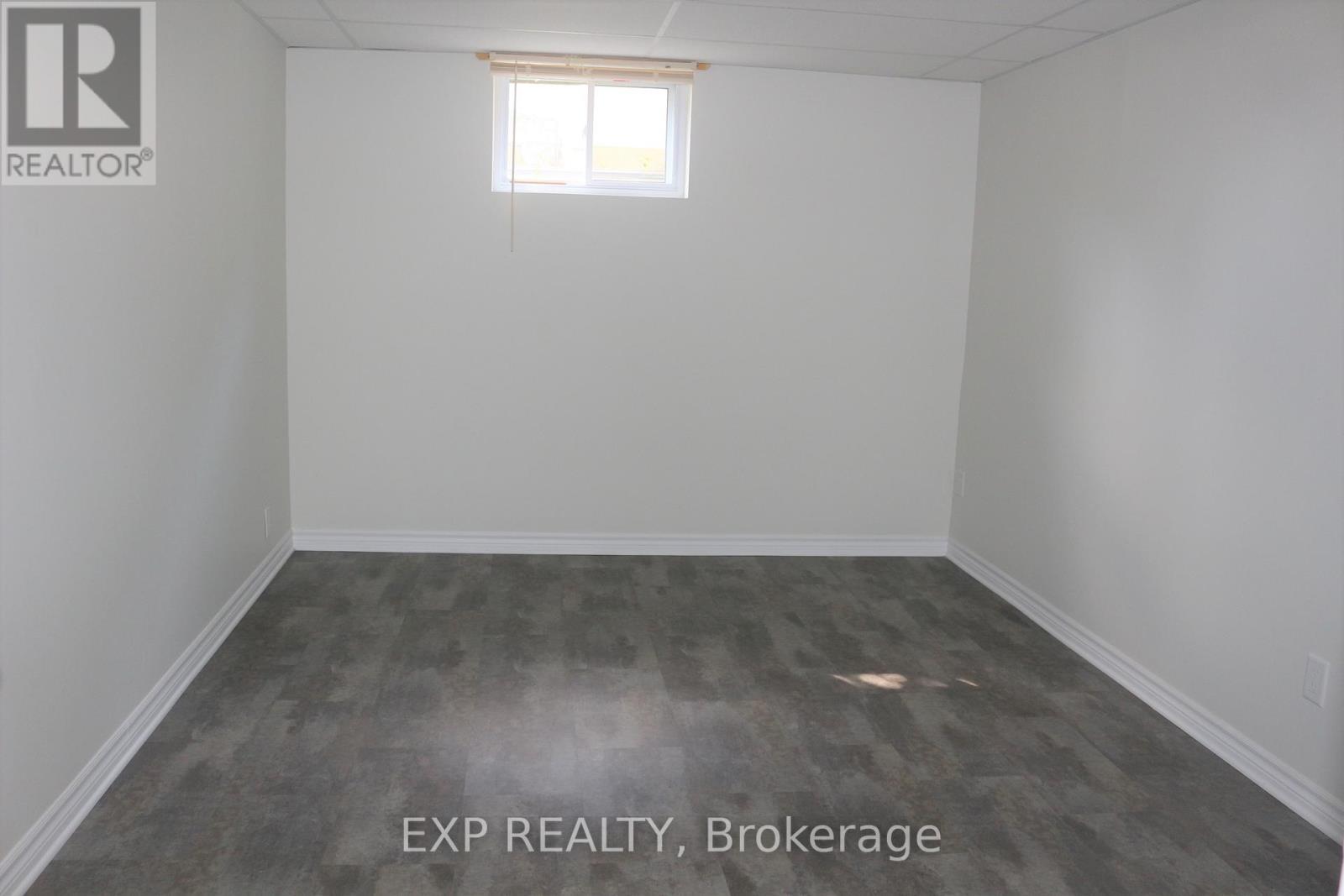 












11 HILLVIEW ROAD

,
Ottawa,




Ontario
K2H5G5

