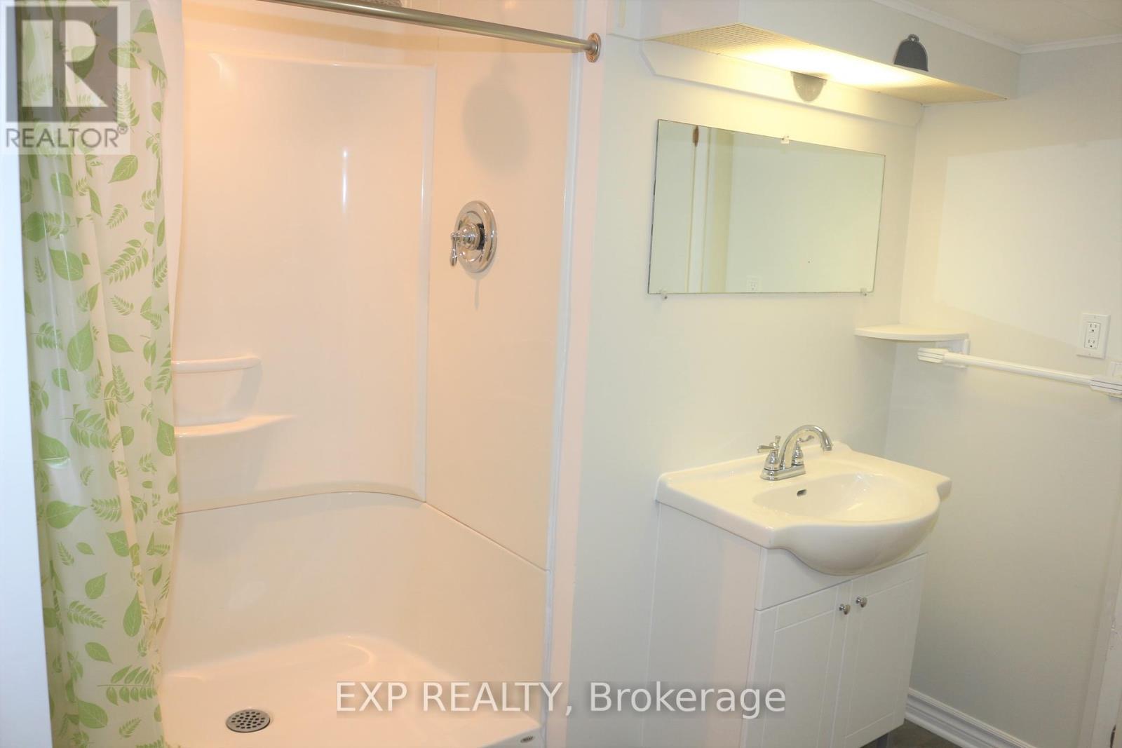 












11 HILLVIEW ROAD

,
Ottawa,




Ontario
K2H5G5

