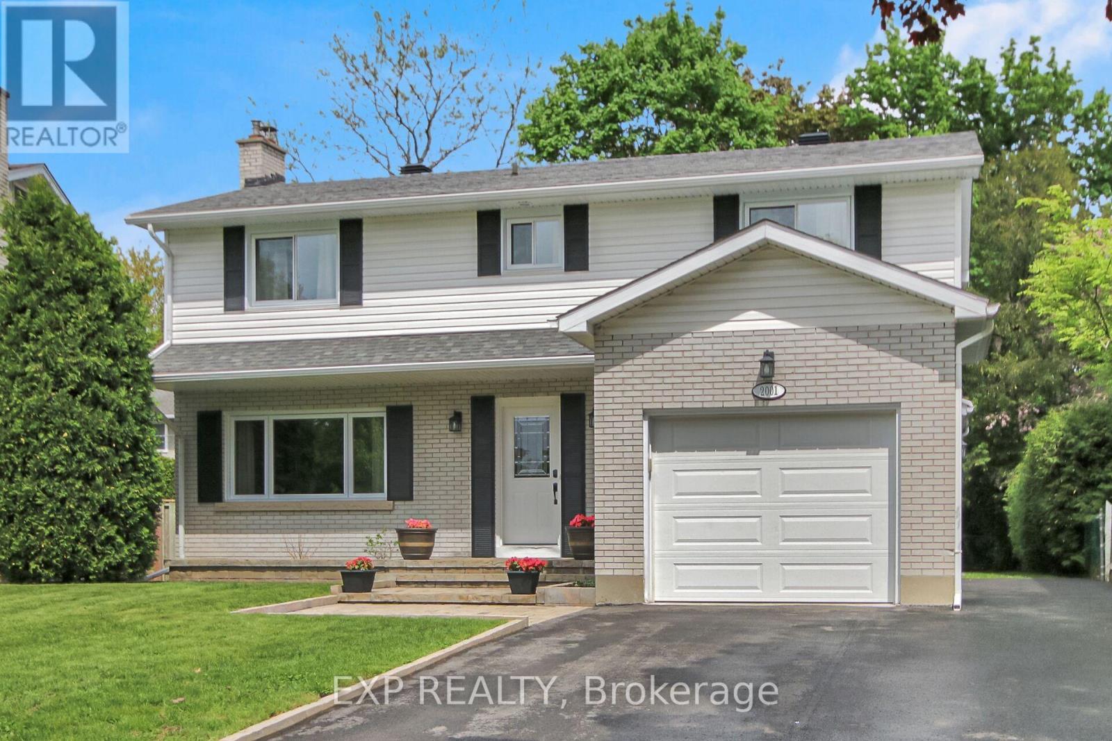 












2001 NEEPAWA AVENUE

,
Ottawa,




Ontario
K2A3L4


