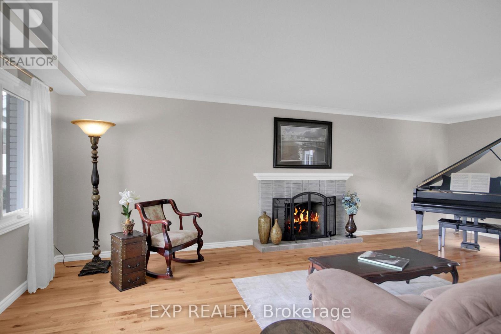 












2001 NEEPAWA AVENUE

,
Ottawa,




Ontario
K2A3L4

