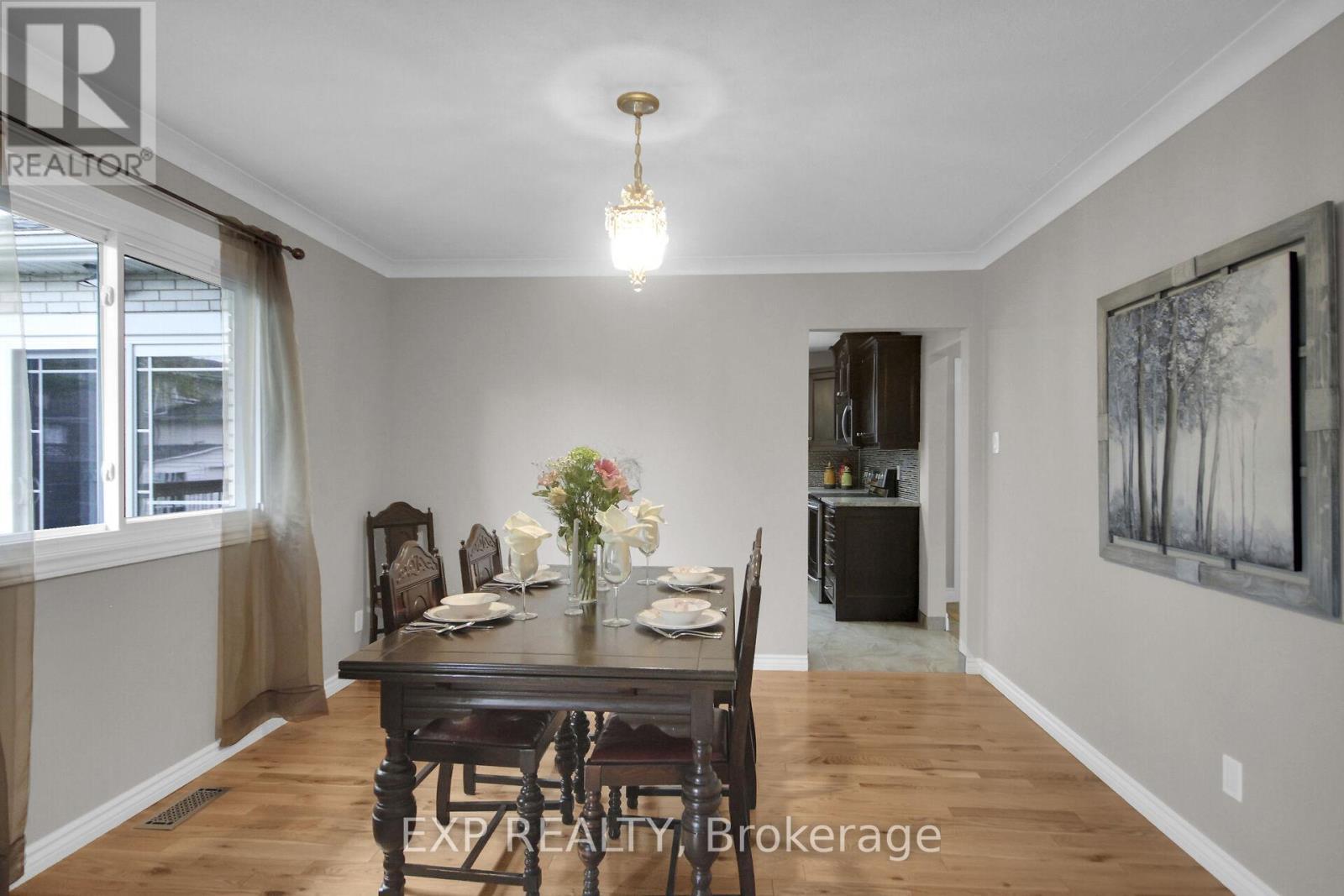 












2001 NEEPAWA AVENUE

,
Ottawa,




Ontario
K2A3L4

