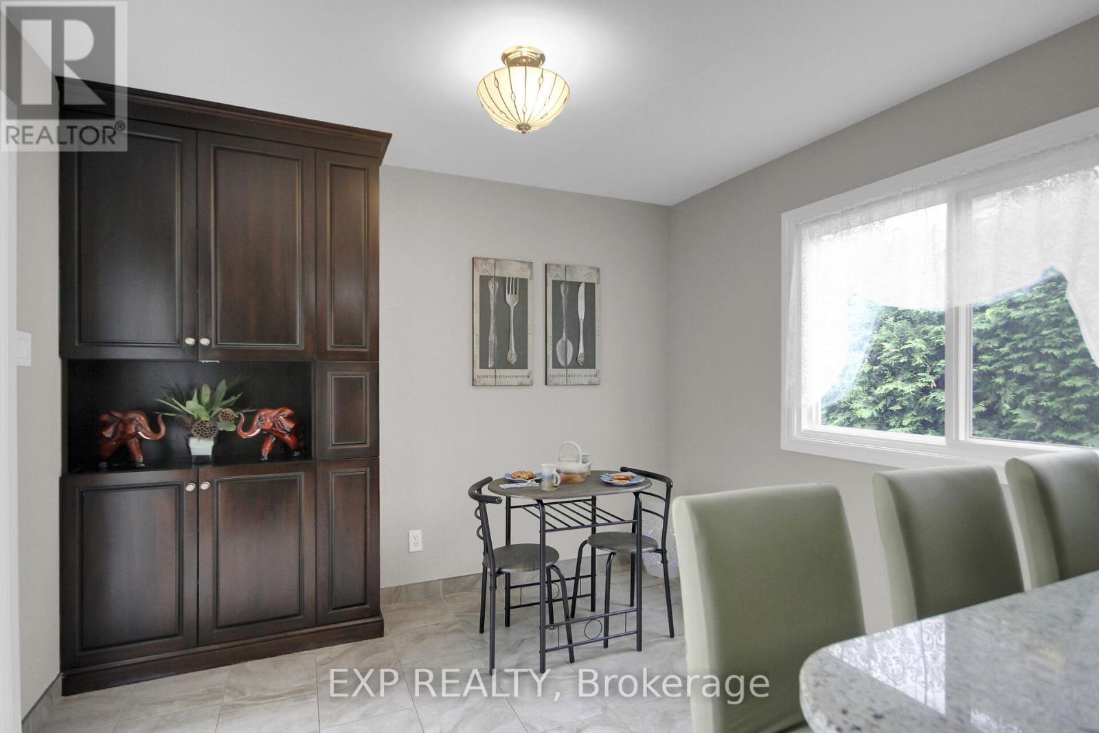 












2001 NEEPAWA AVENUE

,
Ottawa,




Ontario
K2A3L4

