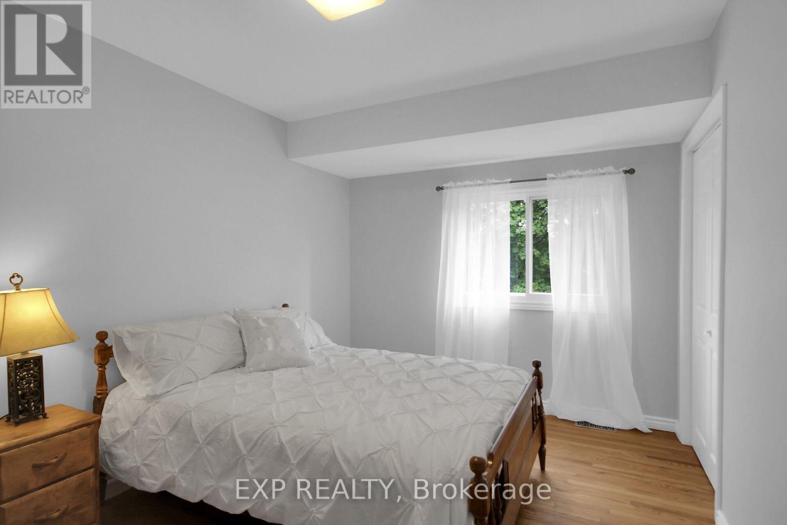 












2001 NEEPAWA AVENUE

,
Ottawa,




Ontario
K2A3L4

