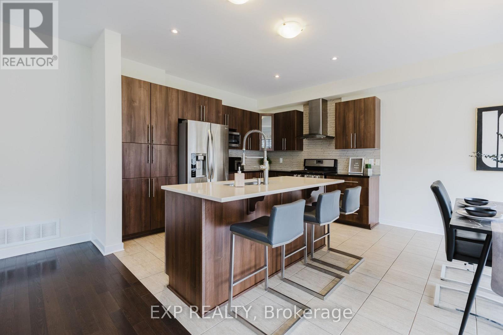 












301 BRETTONWOOD RIDGE

,
Ottawa,




Ontario
K2T0H8

