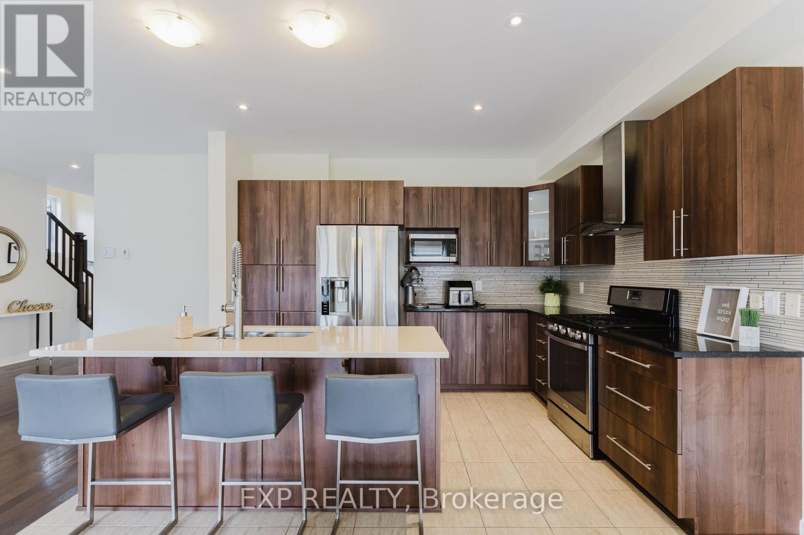 












301 BRETTONWOOD RIDGE

,
Ottawa,




Ontario
K2T0H8

