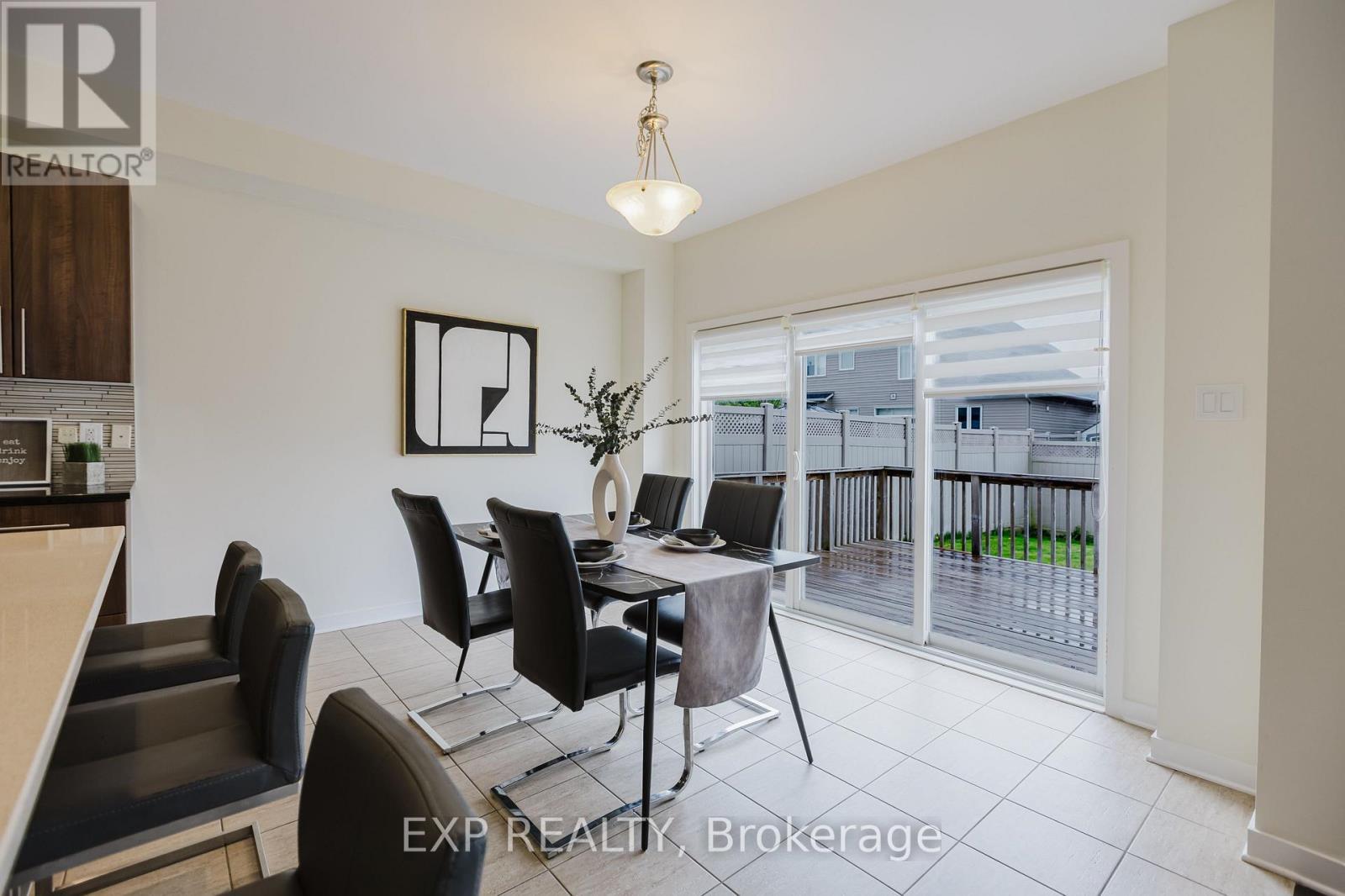 












301 BRETTONWOOD RIDGE

,
Ottawa,




Ontario
K2T0H8

