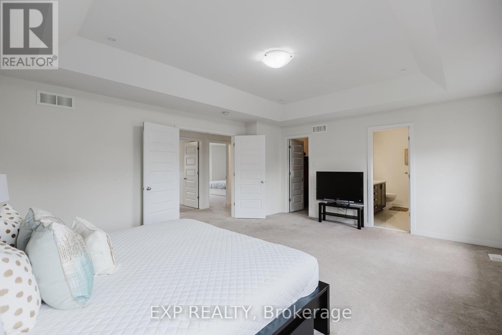 












301 BRETTONWOOD RIDGE

,
Ottawa,




Ontario
K2T0H8

