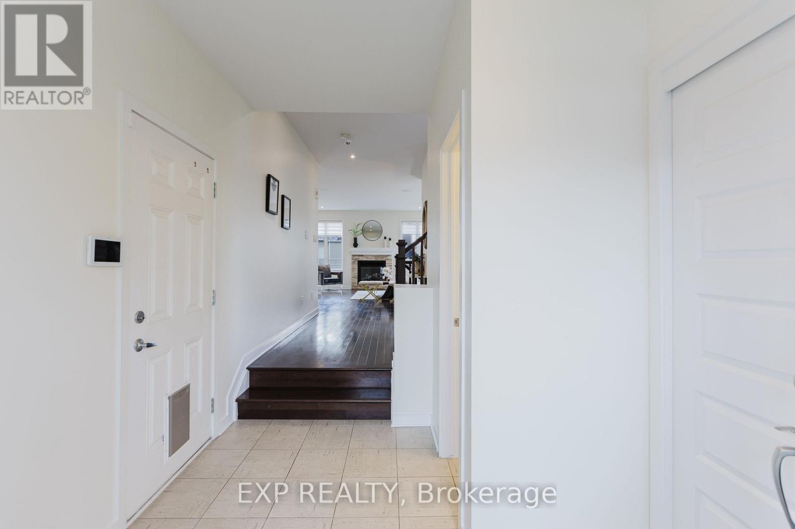 












301 BRETTONWOOD RIDGE

,
Ottawa,




Ontario
K2T0H8

