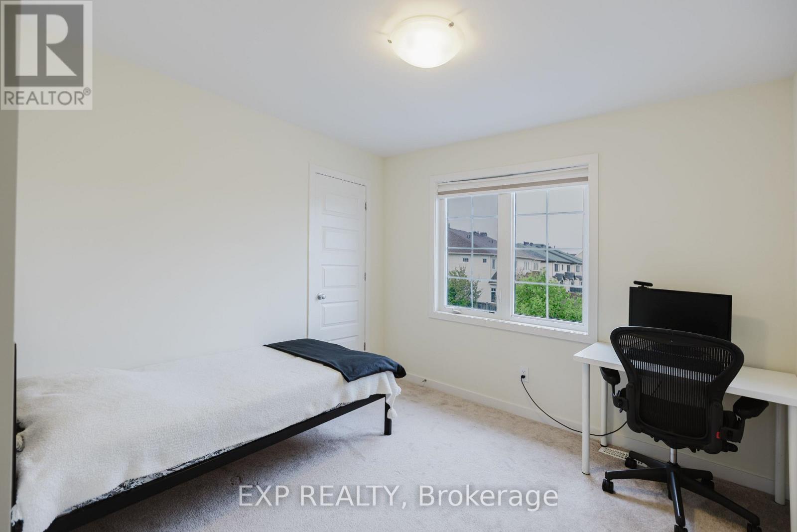 












301 BRETTONWOOD RIDGE

,
Ottawa,




Ontario
K2T0H8

