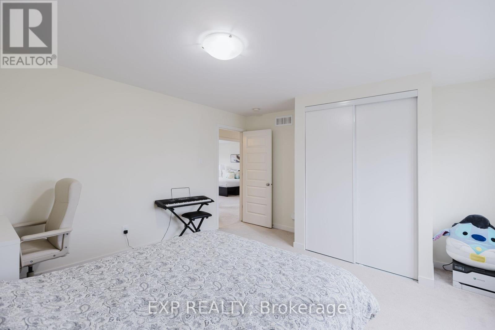 












301 BRETTONWOOD RIDGE

,
Ottawa,




Ontario
K2T0H8

