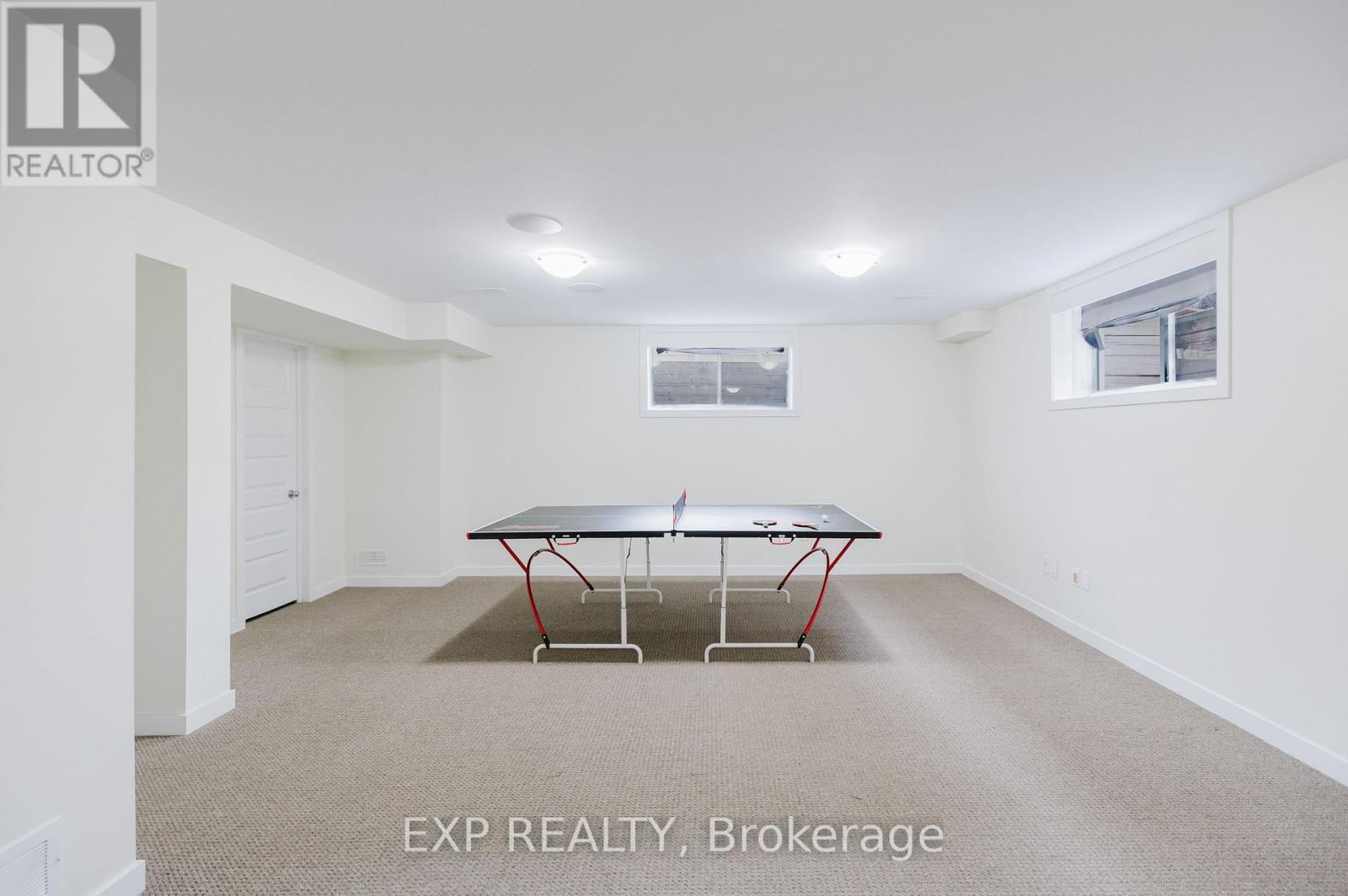 












301 BRETTONWOOD RIDGE

,
Ottawa,




Ontario
K2T0H8

