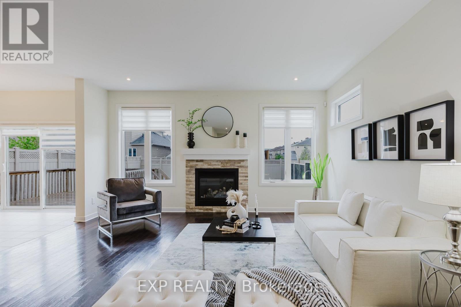 












301 BRETTONWOOD RIDGE

,
Ottawa,




Ontario
K2T0H8

