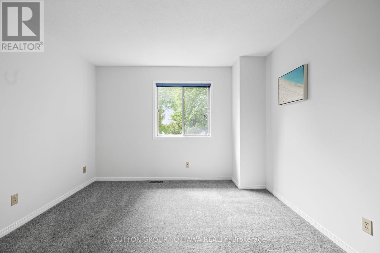 












218 SWITZER AVENUE

,
Ottawa,




Ontario
K1Z7H9

