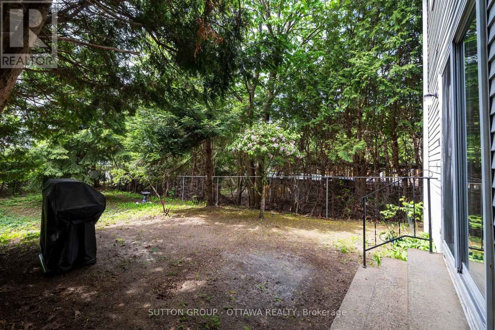 












218 SWITZER AVENUE

,
Ottawa,




Ontario
K1Z7H9

