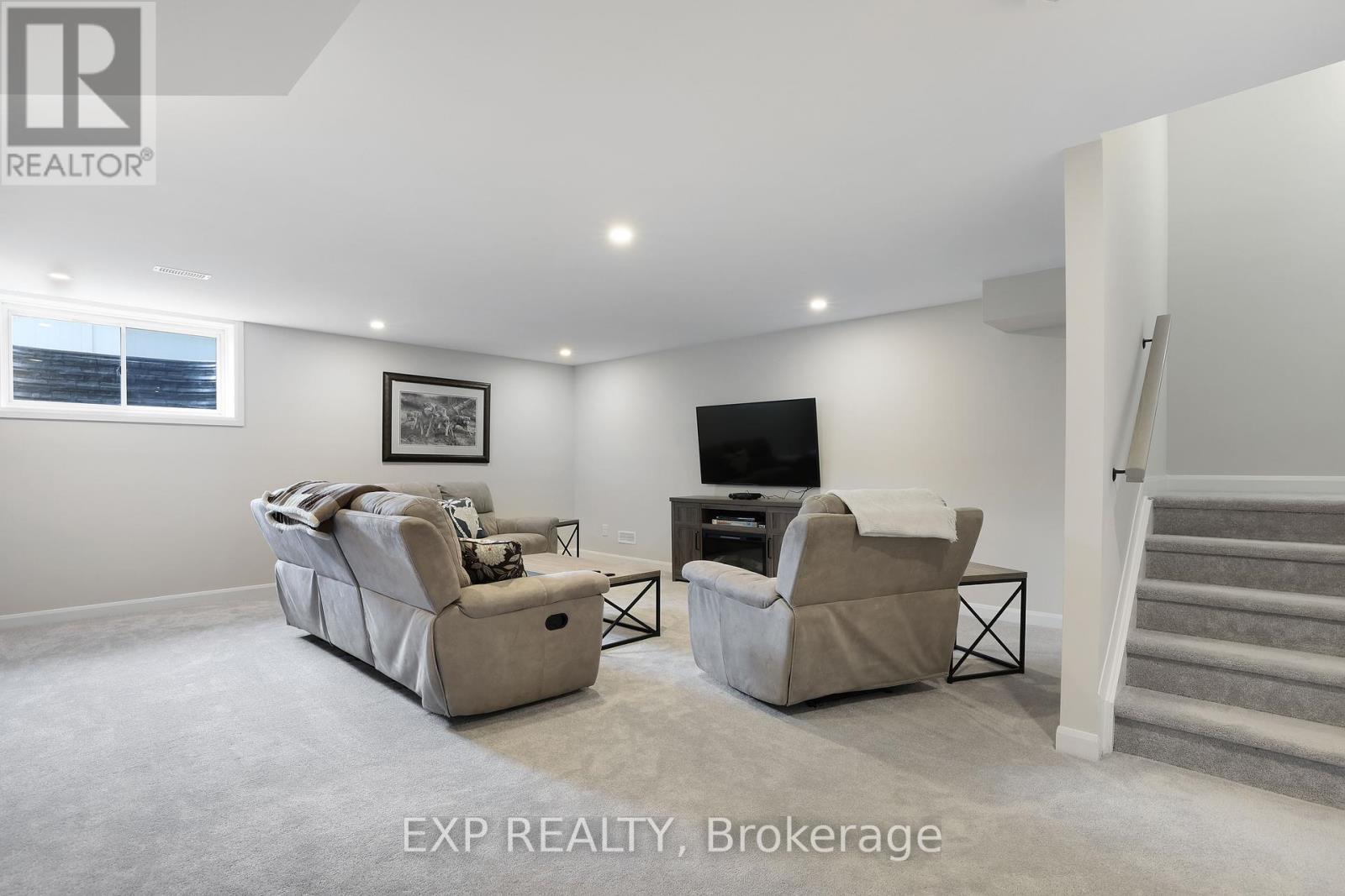 












1000 PARABOLICA WAY

,
Ottawa,




Ontario
K2T0P8

