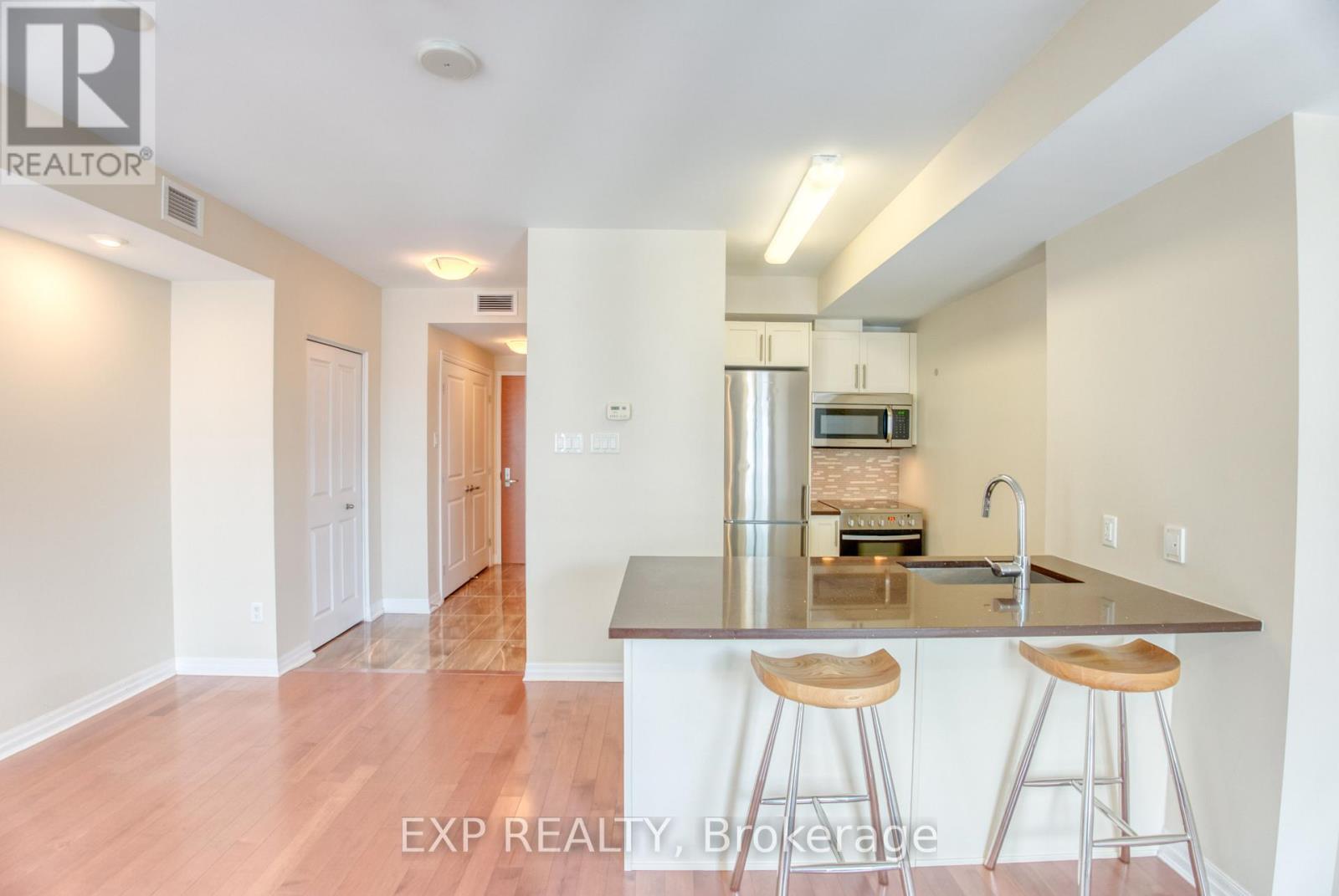












2508 - 195 BESSERER STREET

,
Ottawa,




Ontario
K1N0B6

