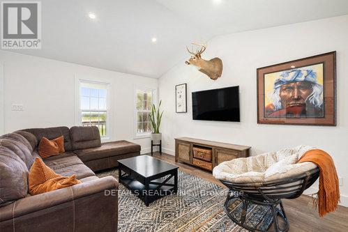 












317 COUNTY RD 18

,
North Grenville,




Ontario
K0G1T0

