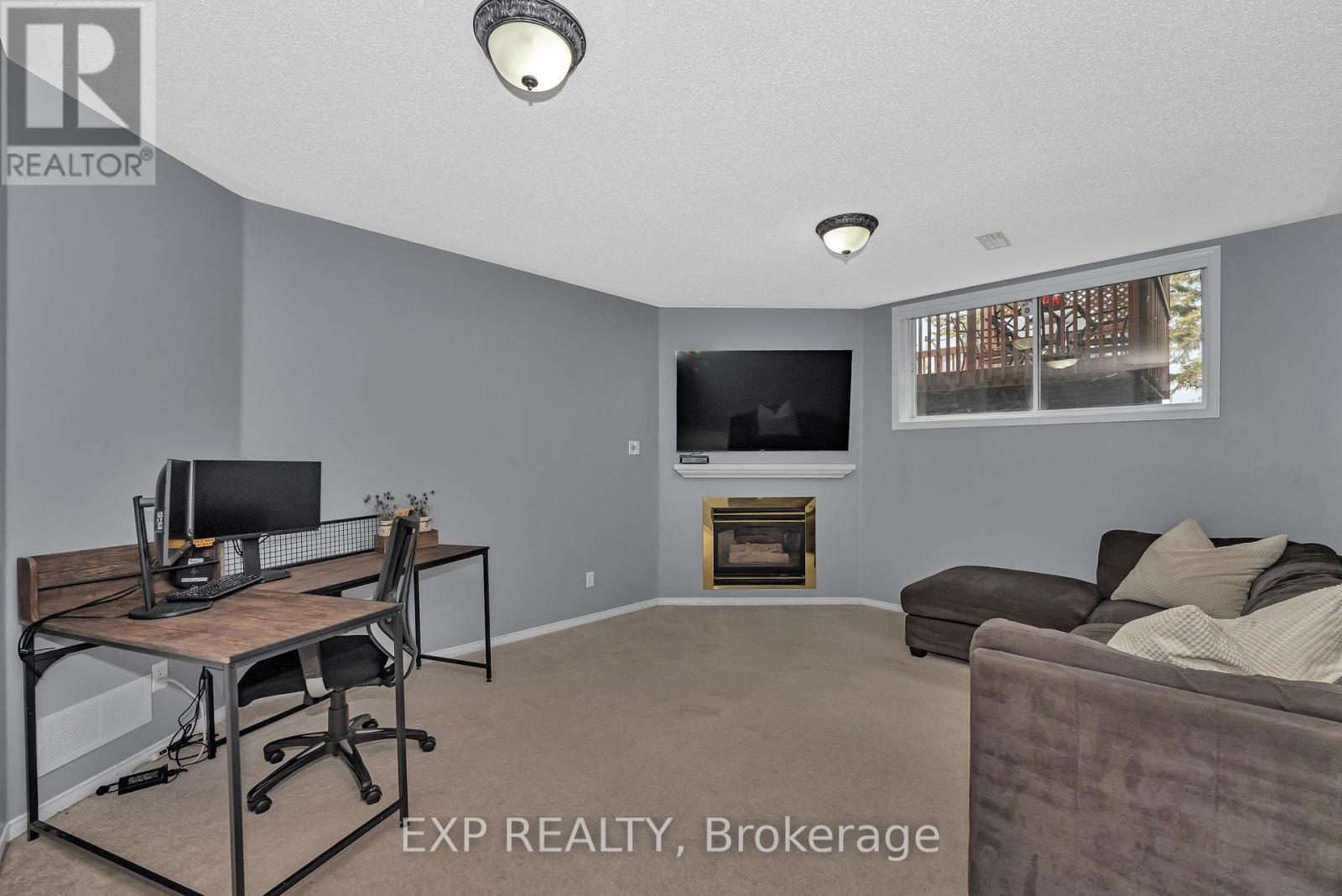 












6174 ARBOURWOOD DRIVE

,
Ottawa,




Ontario
K1C7L5

