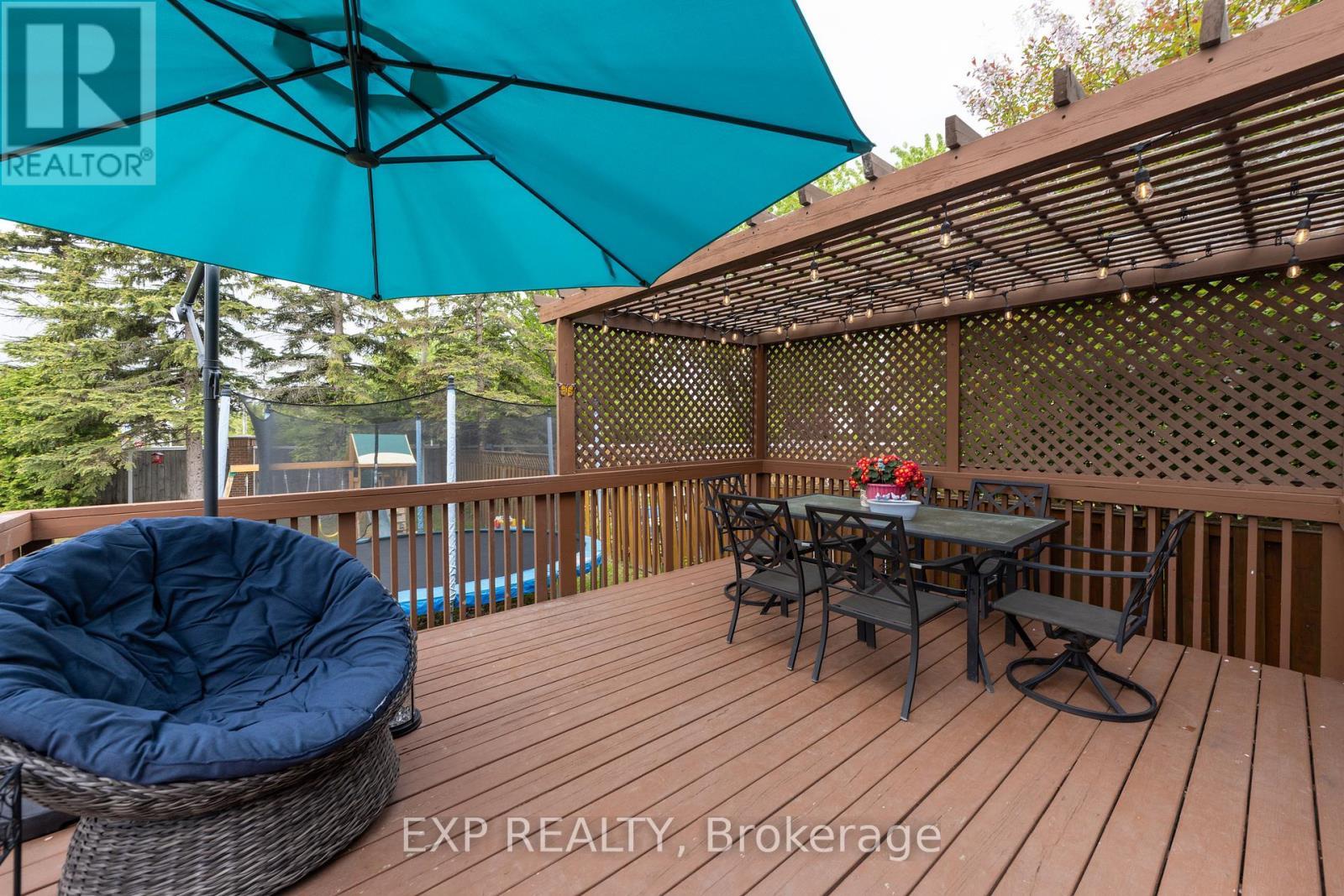 












6174 ARBOURWOOD DRIVE

,
Ottawa,




Ontario
K1C7L5

